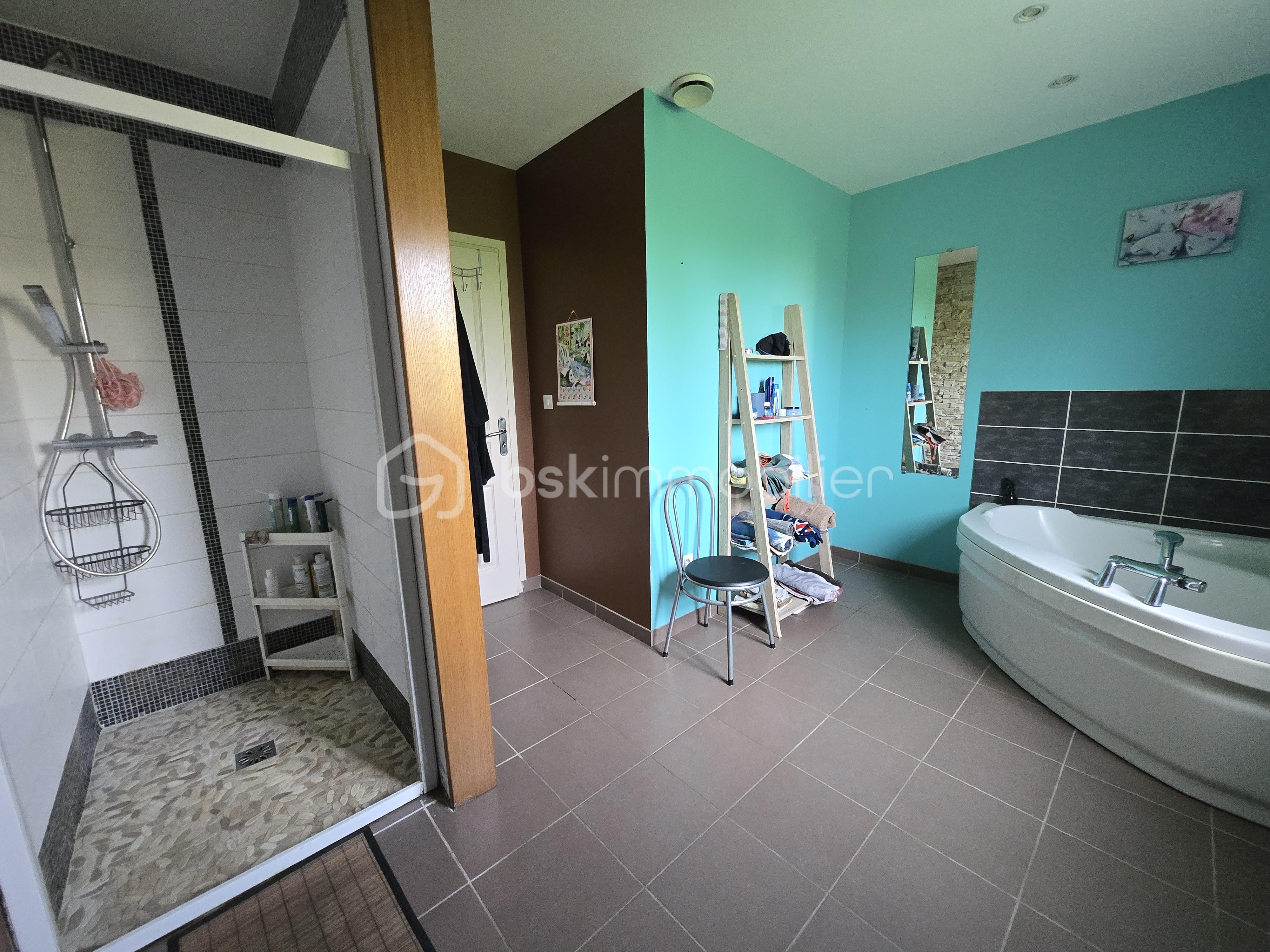 Pavillon de 230 m² - 20251215_130901.jpg