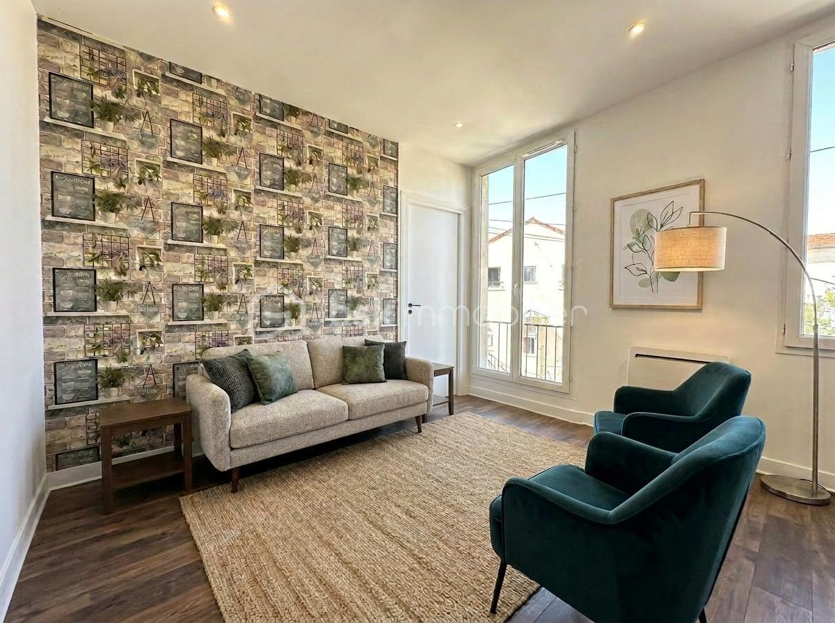 APPARTEMENT MAISONS-ALFORT_livingroom-dinningroom_1000c921.png