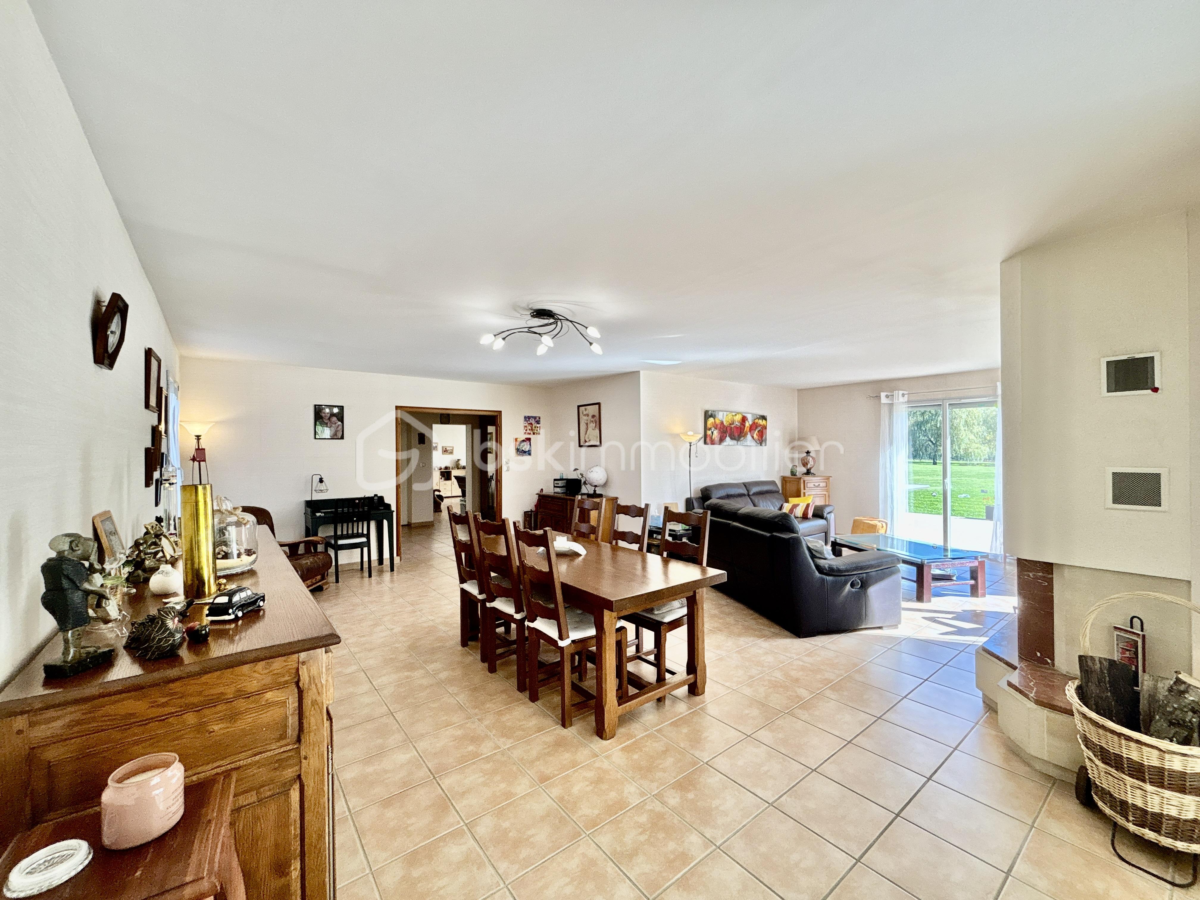 Maison de 206 m² - DJI_20251007_143932_244.jpg