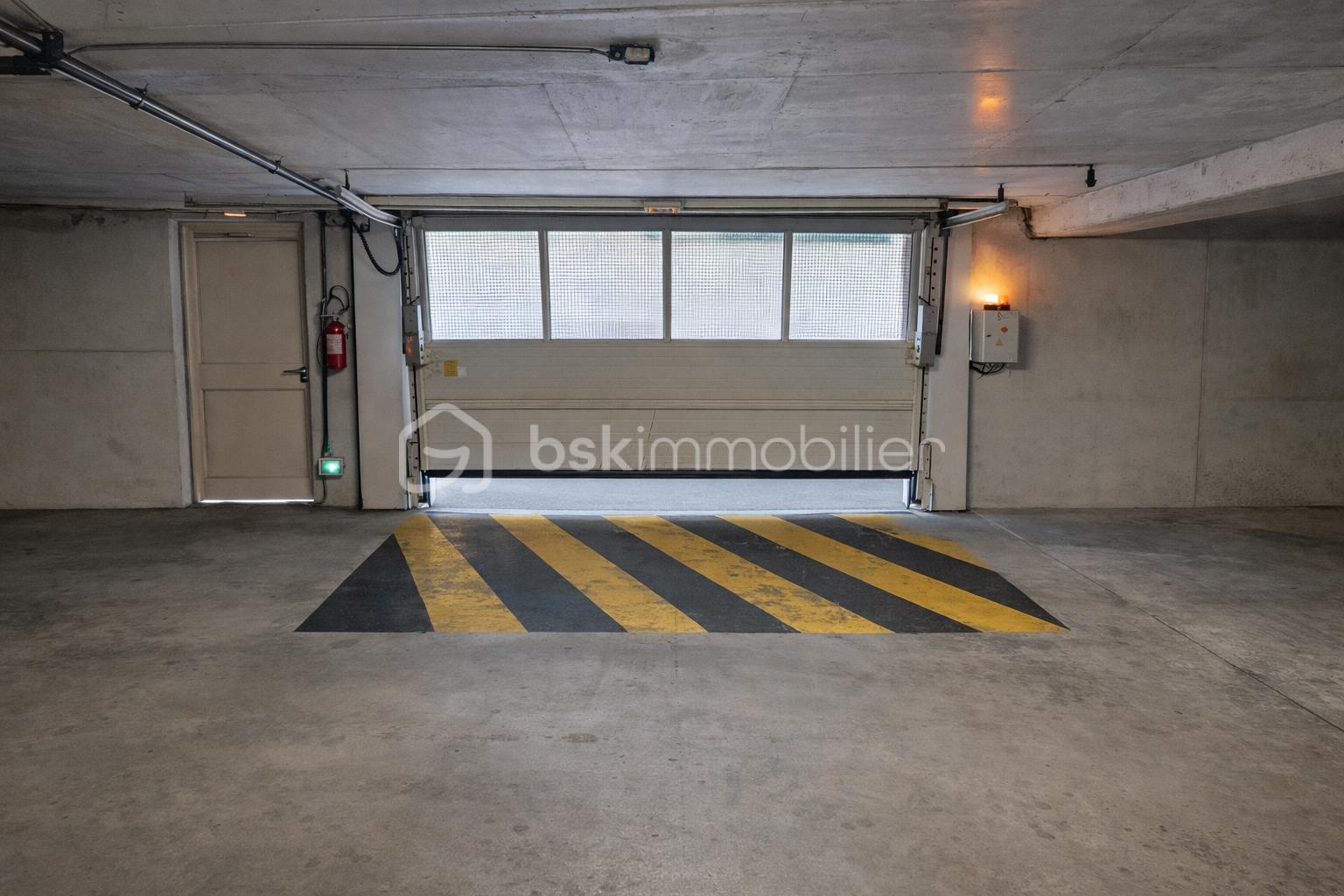 Parking de 12 m² - J.png