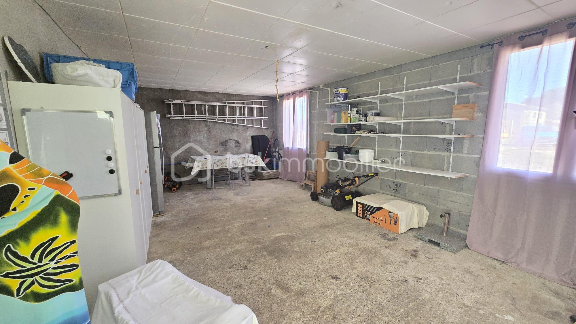 GARAGE.jpeg