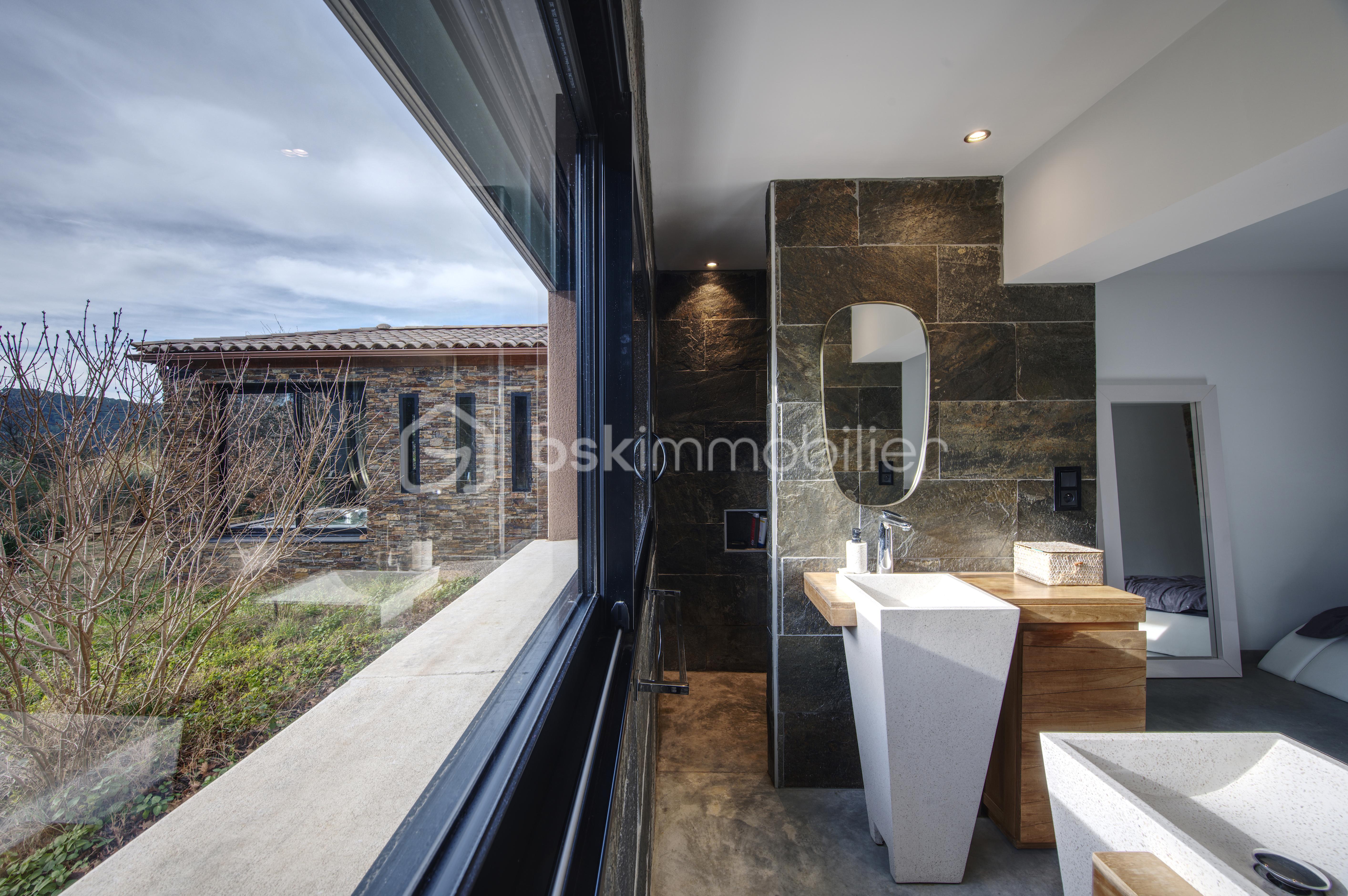 Maison de 237 m² - z022 copie.jpg