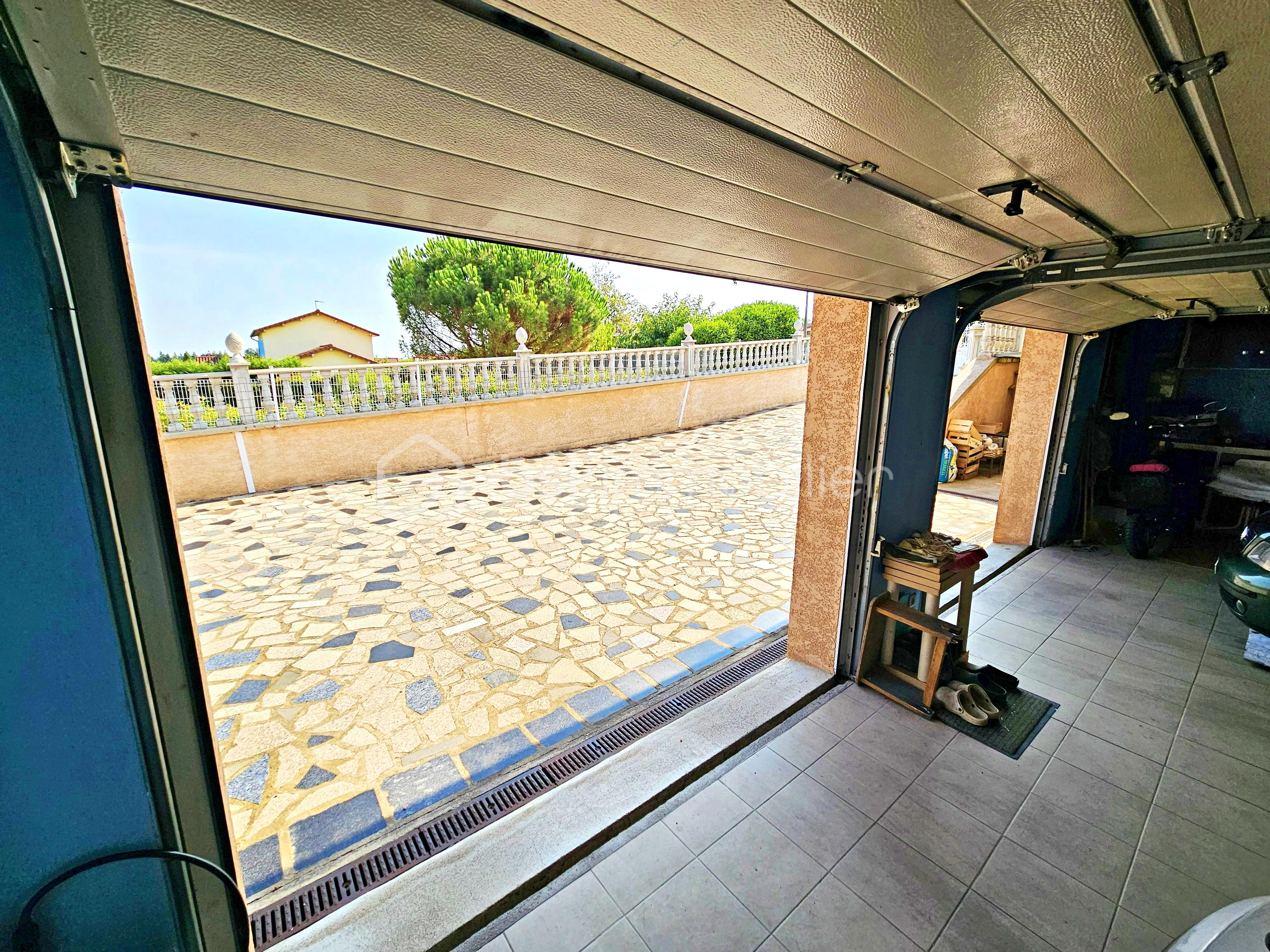 Maison traditionnelle de 230 m² - Garage double.jpg