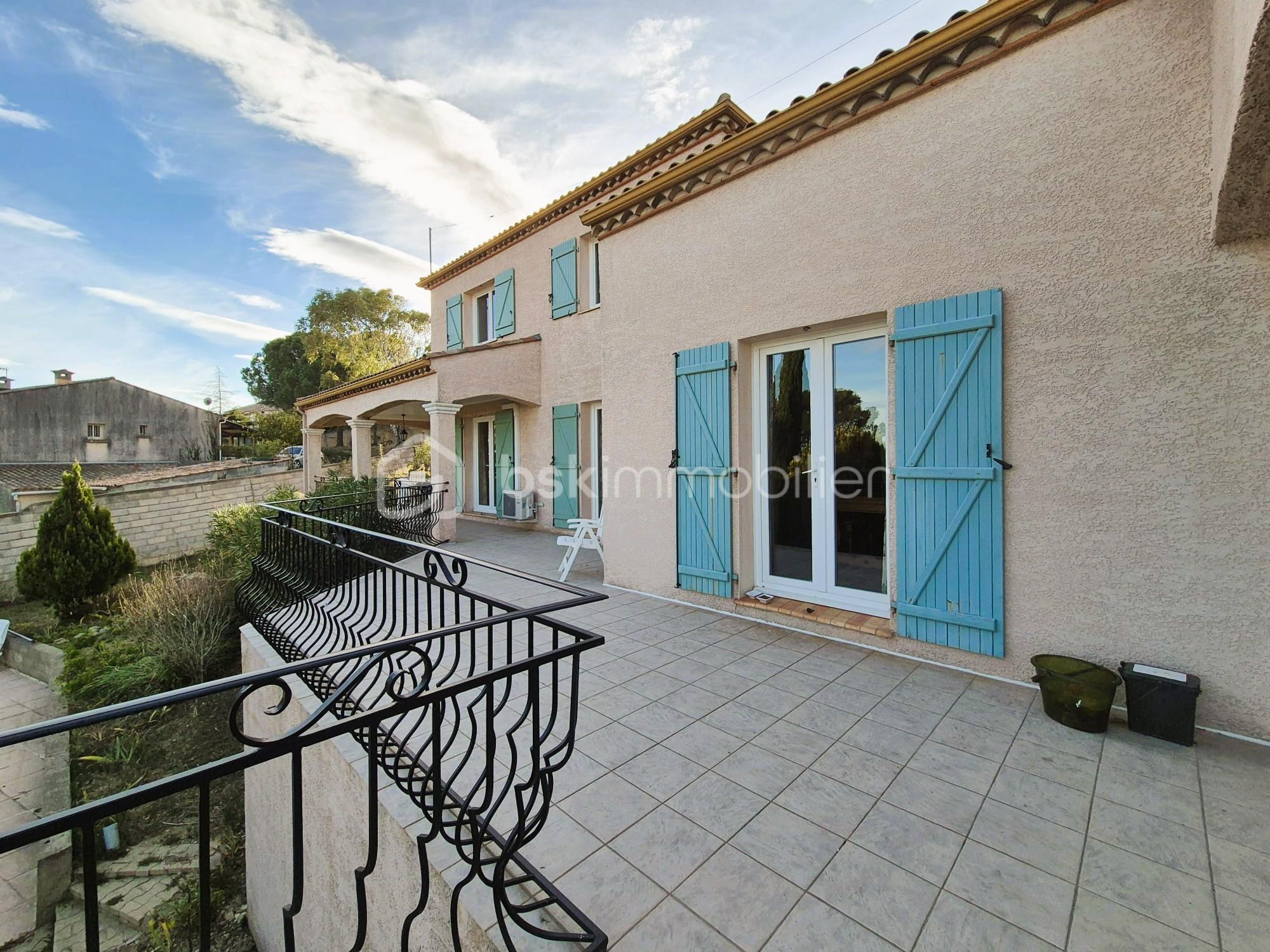 Maison traditionnelle de 235,42 m² - terrasse.jpg