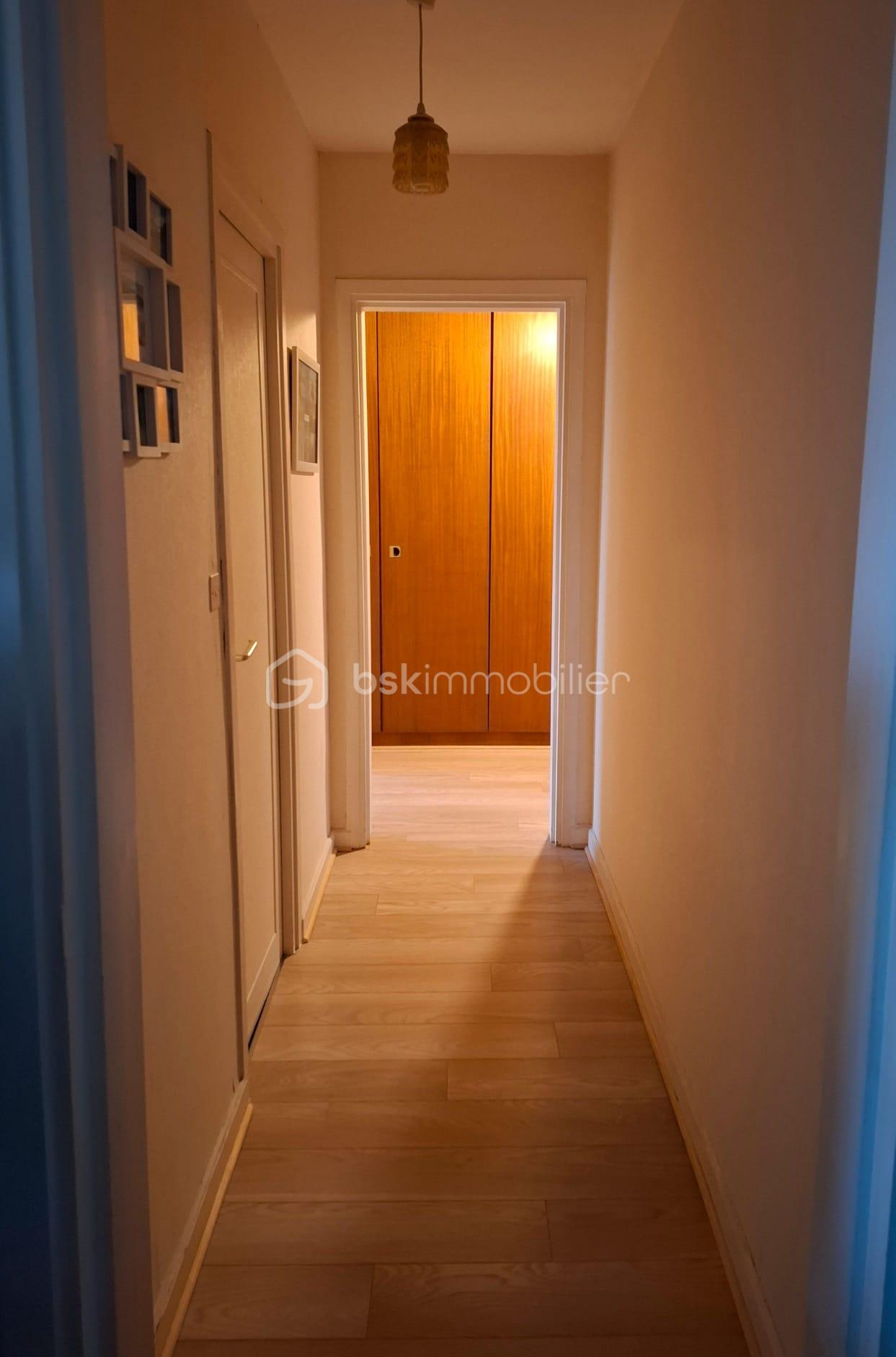 Appartement de 51 m² - Htp0FO9x7GqIUhKXFIqb1UWBm0dPcMYIoknR8U3V.jpg