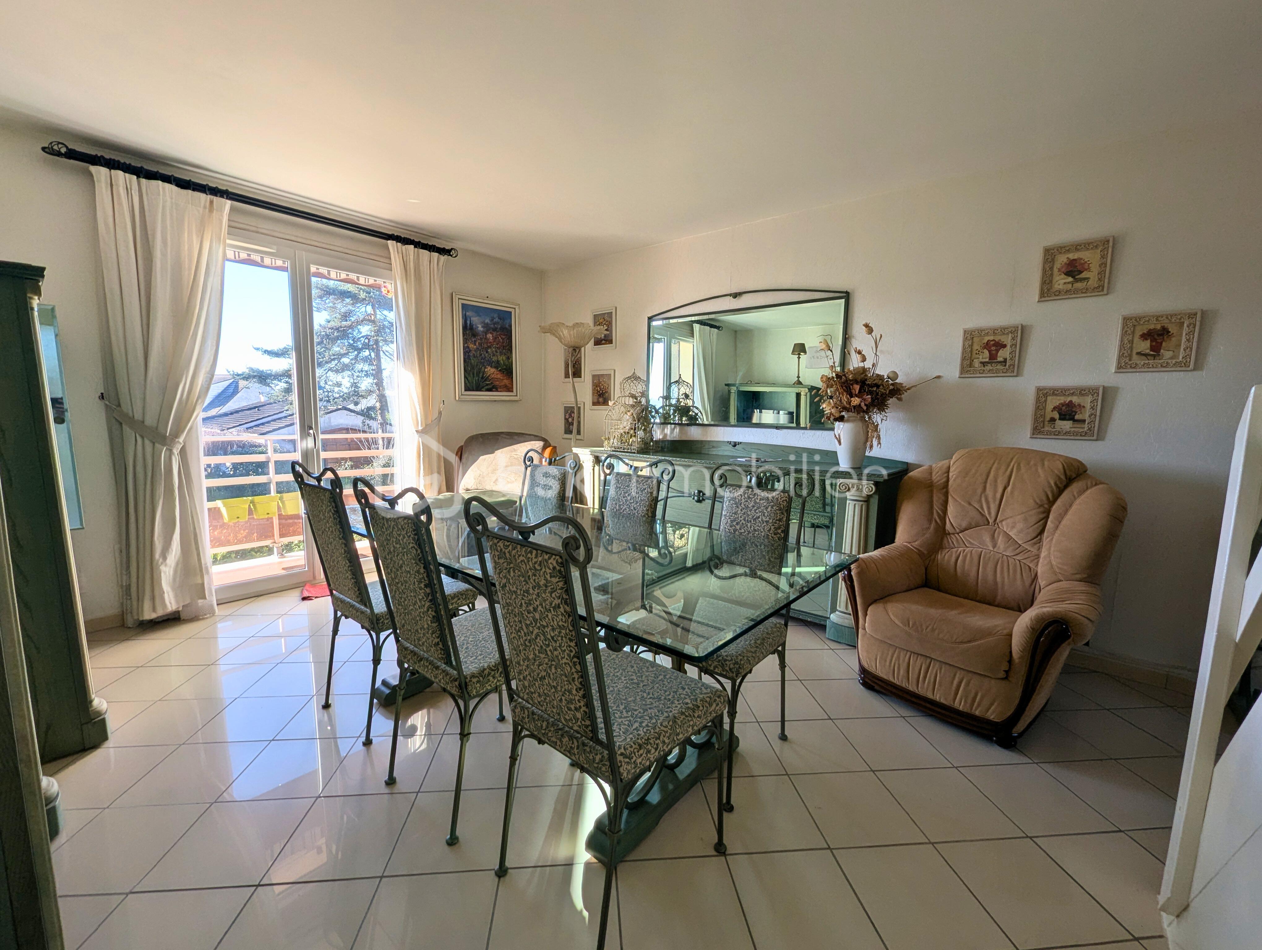 Duplex de 69 m² - 7bc411e8-3def-4e71-b7b7-64227c813363.jpg