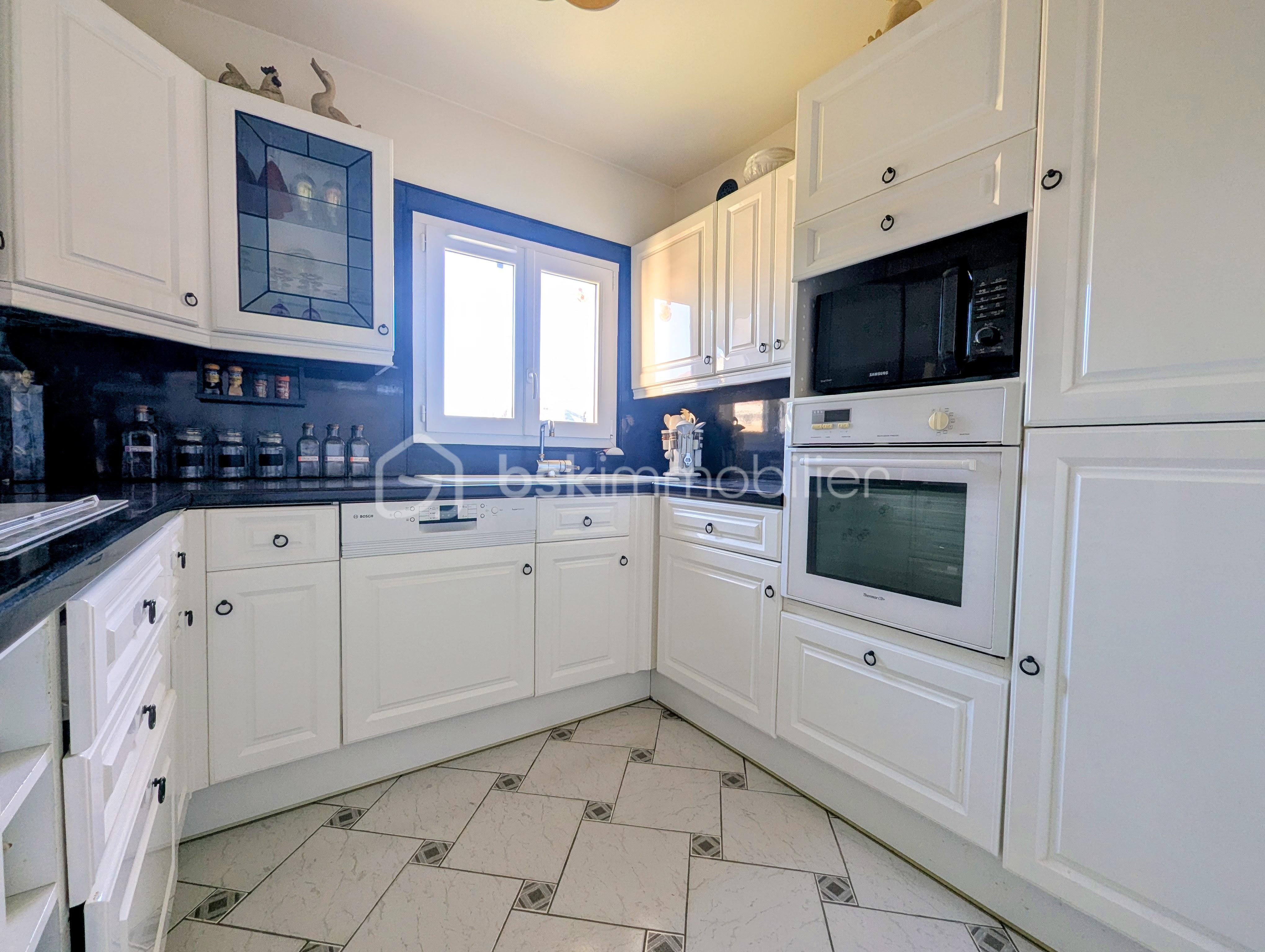 appartement cuisine equipée ozoir.jpg