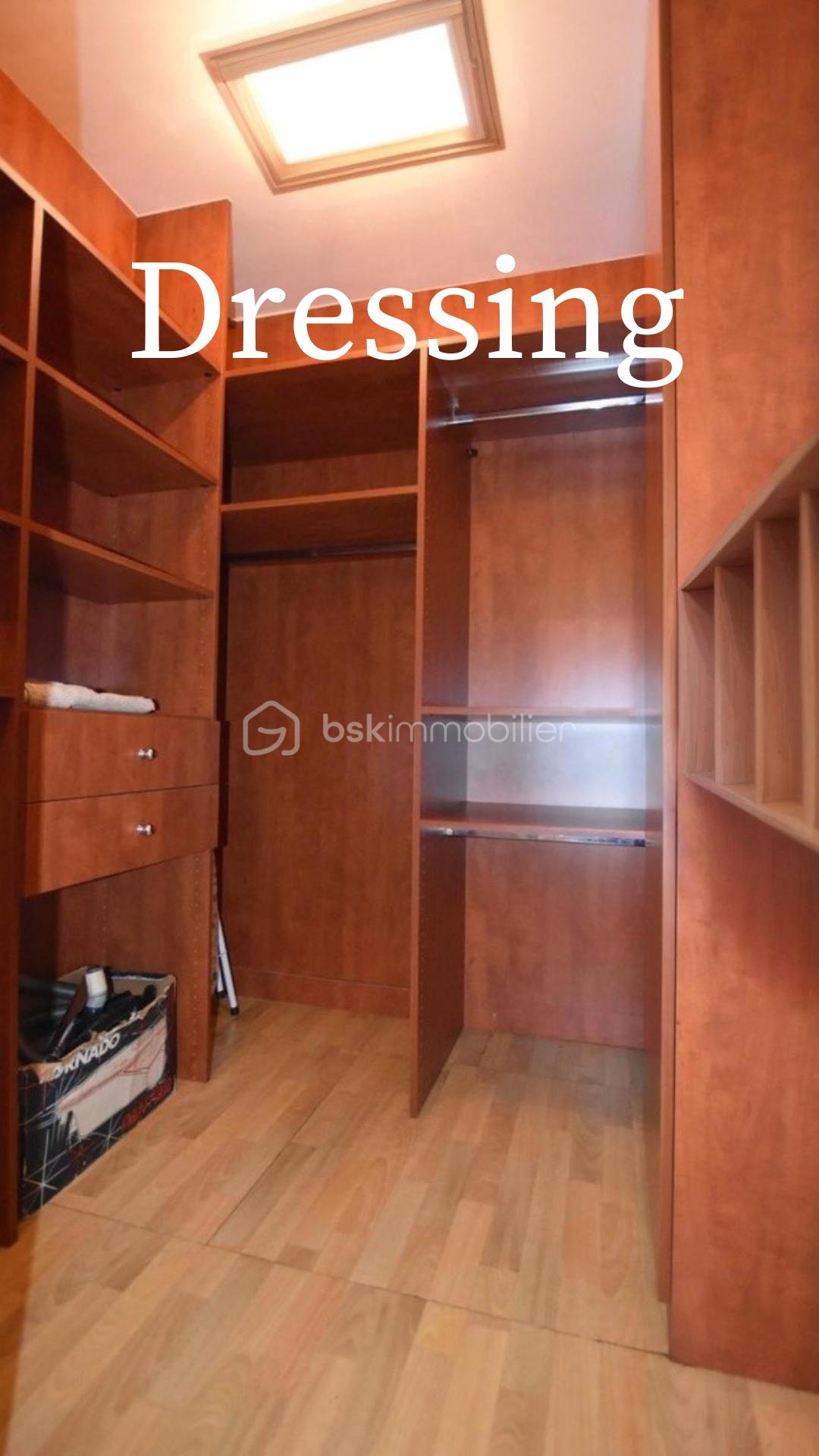 Appartement de 82 m² - Brown Minimalist Fashion Instagram Story.png