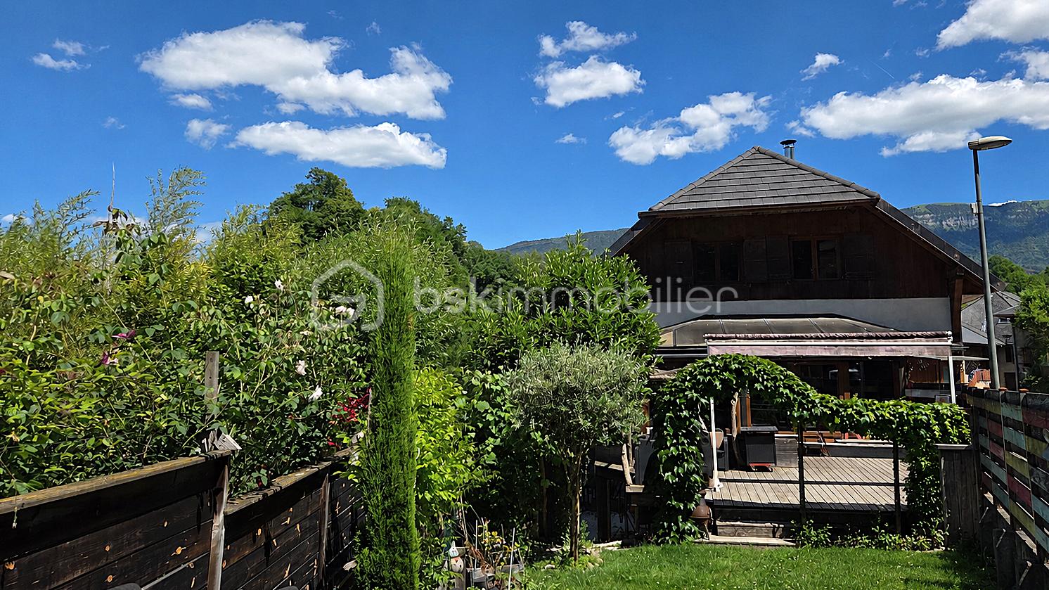 photo maison jardin retourchée.png