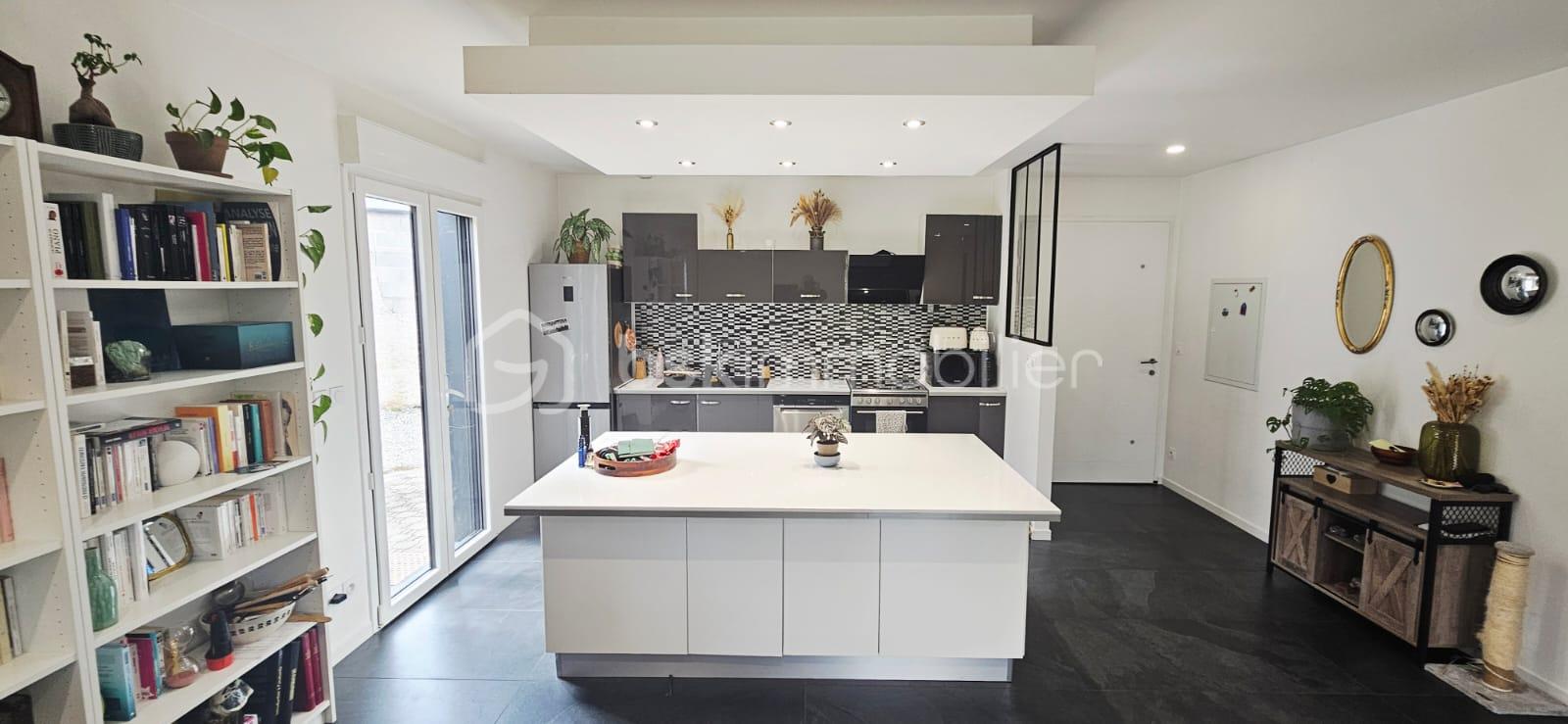 Maison contemporaine de 95 m² - WhatsApp Image 2025-10-21 à 00.43.58_3afca710.jpg