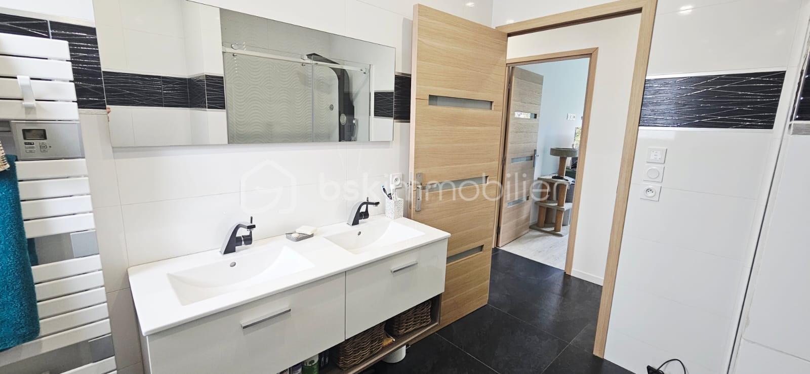 Maison contemporaine de 95 m² - WhatsApp Image 2025-10-21 à 00.43.58_b6148bc9.jpg