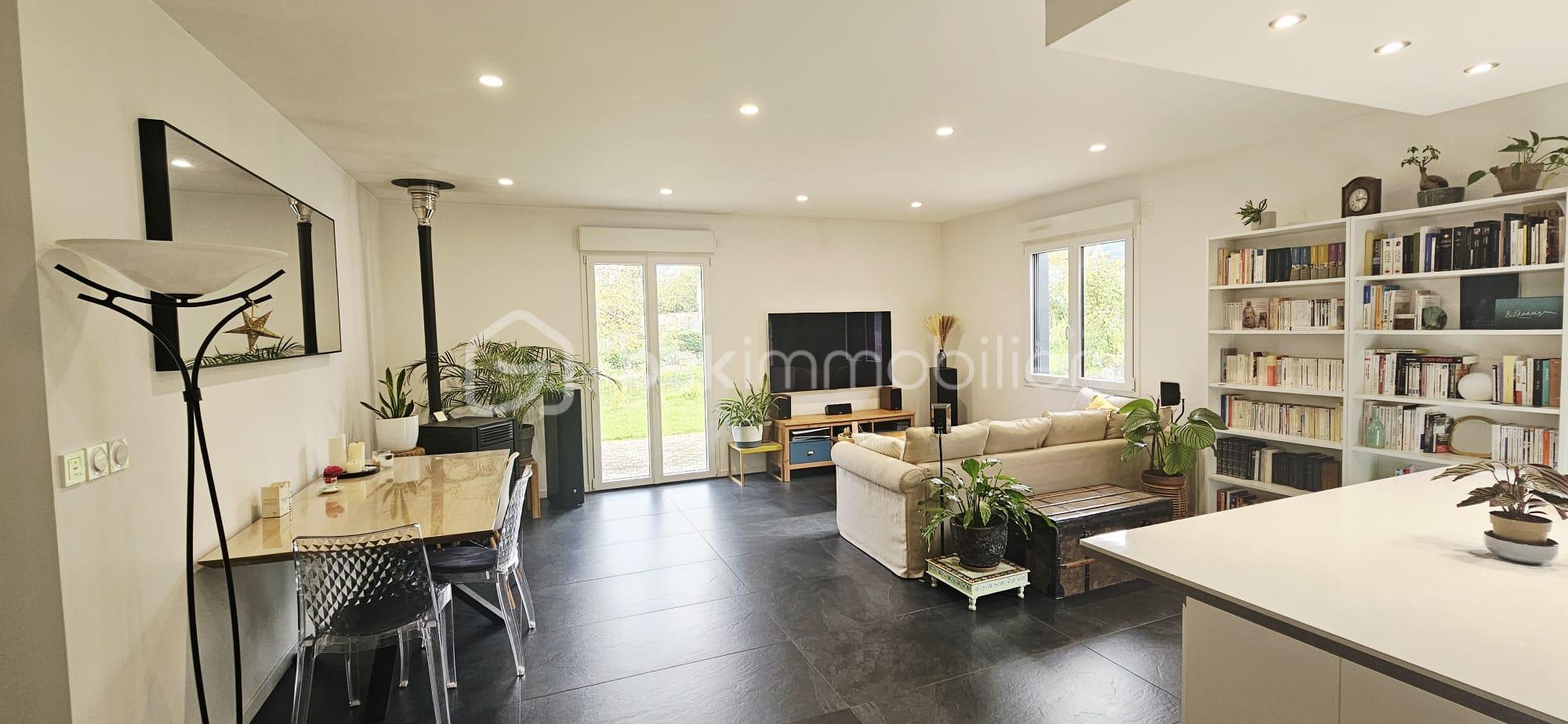 Maison contemporaine de 95 m² - WhatsApp Image 2025-10-21 à 00.43.59_aa7da81e.jpg