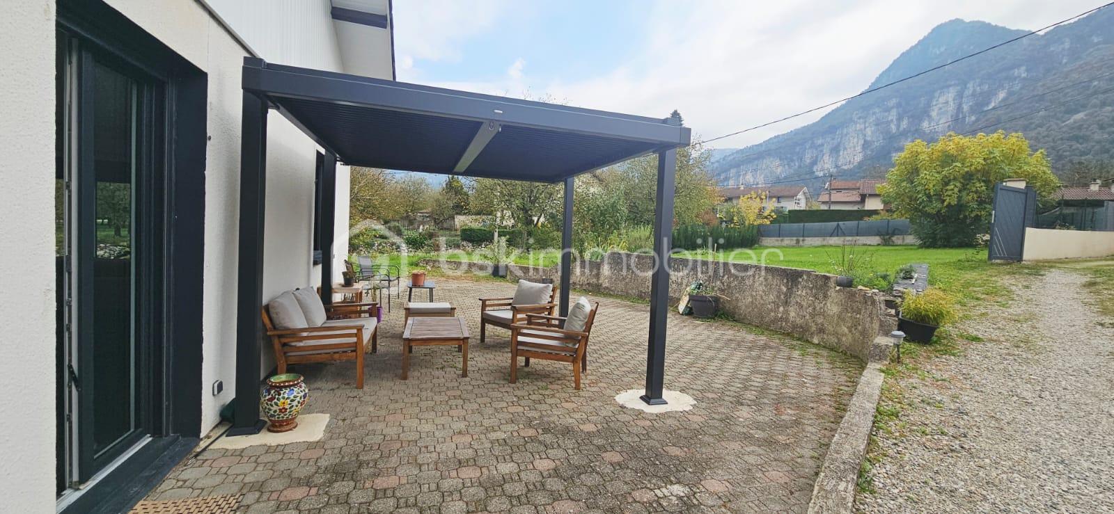 Maison contemporaine de 95 m² - WhatsApp Image 2025-10-21 à 00.43.56_d597a7e2.jpg