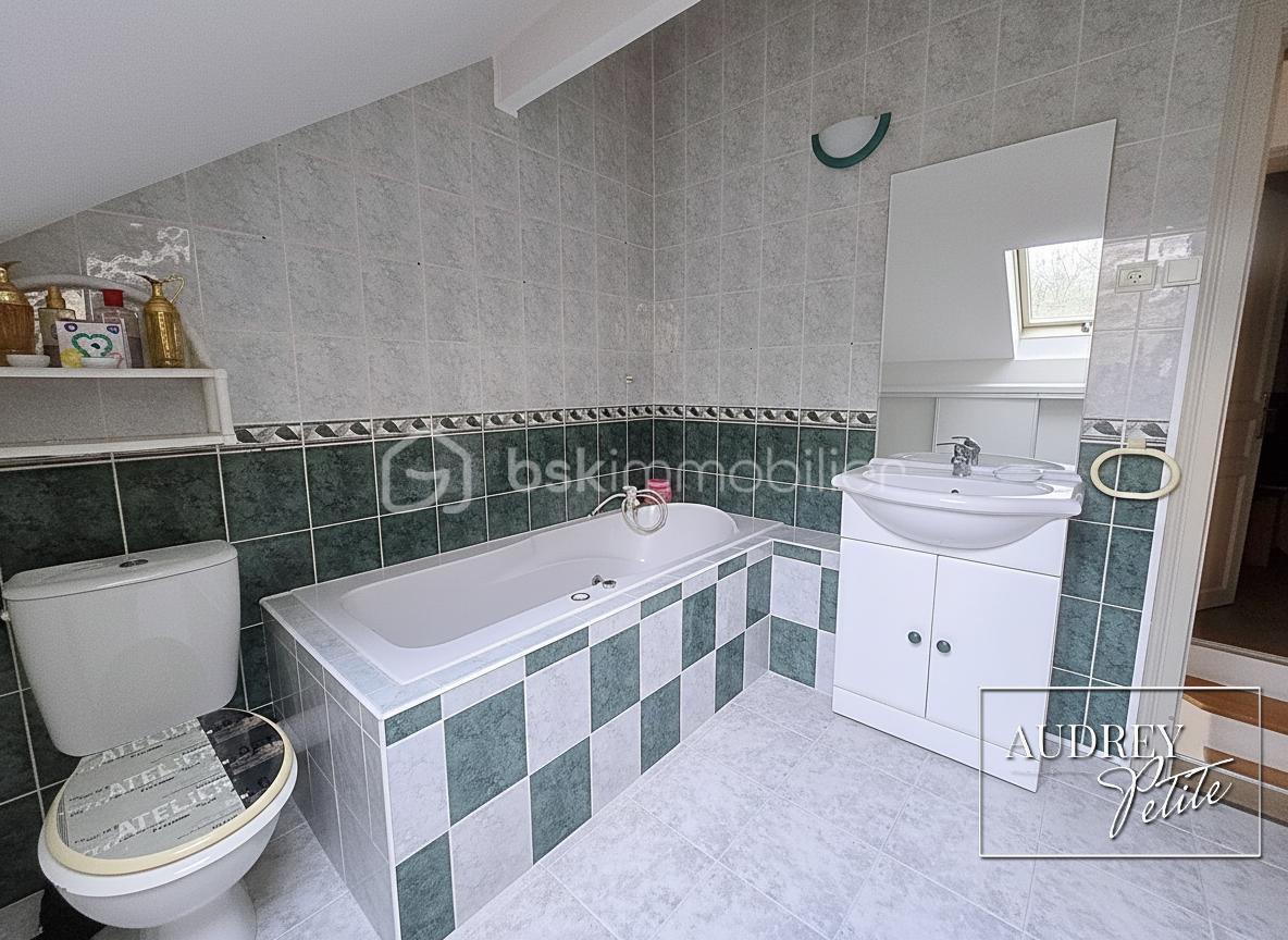 Maison de 148 m² - salle de bain.jpg
