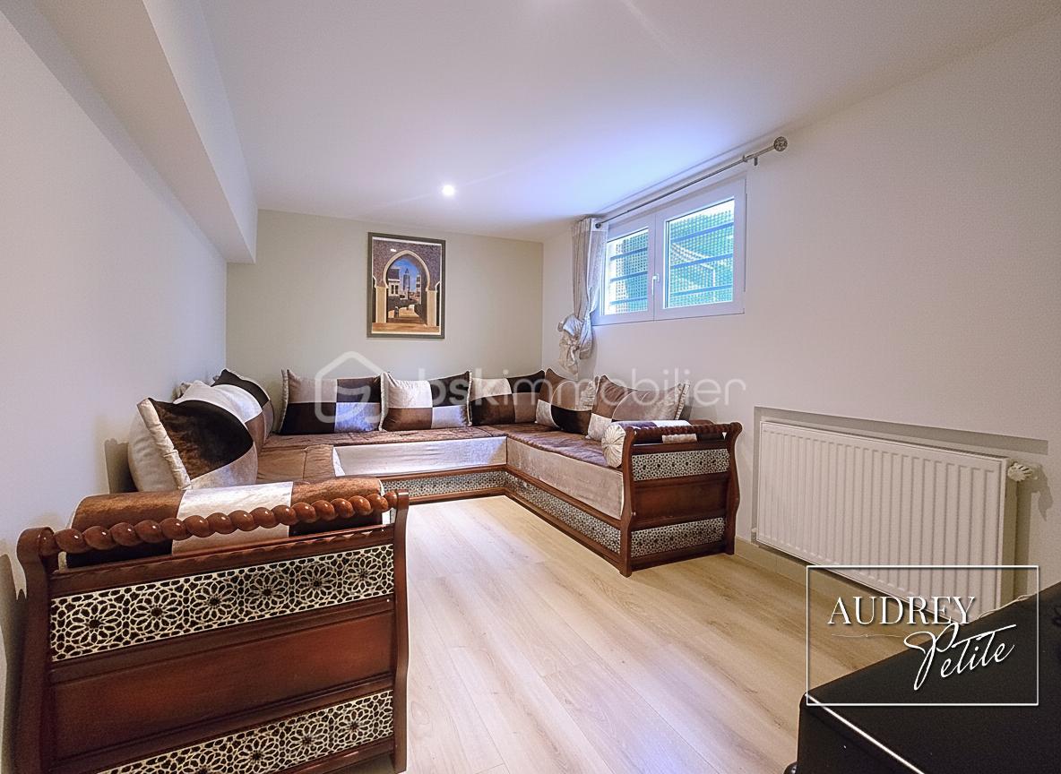 Maison de 148 m² - Salon tele.jpg