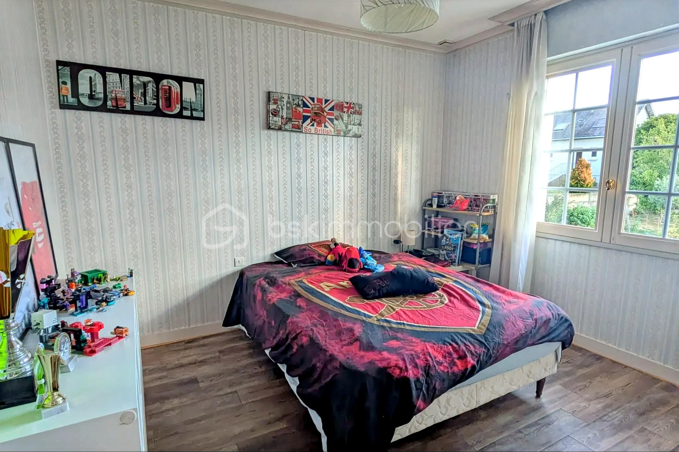 hoqi-f910f3a6106b49bab63a4f5cba8460c8.jpg
