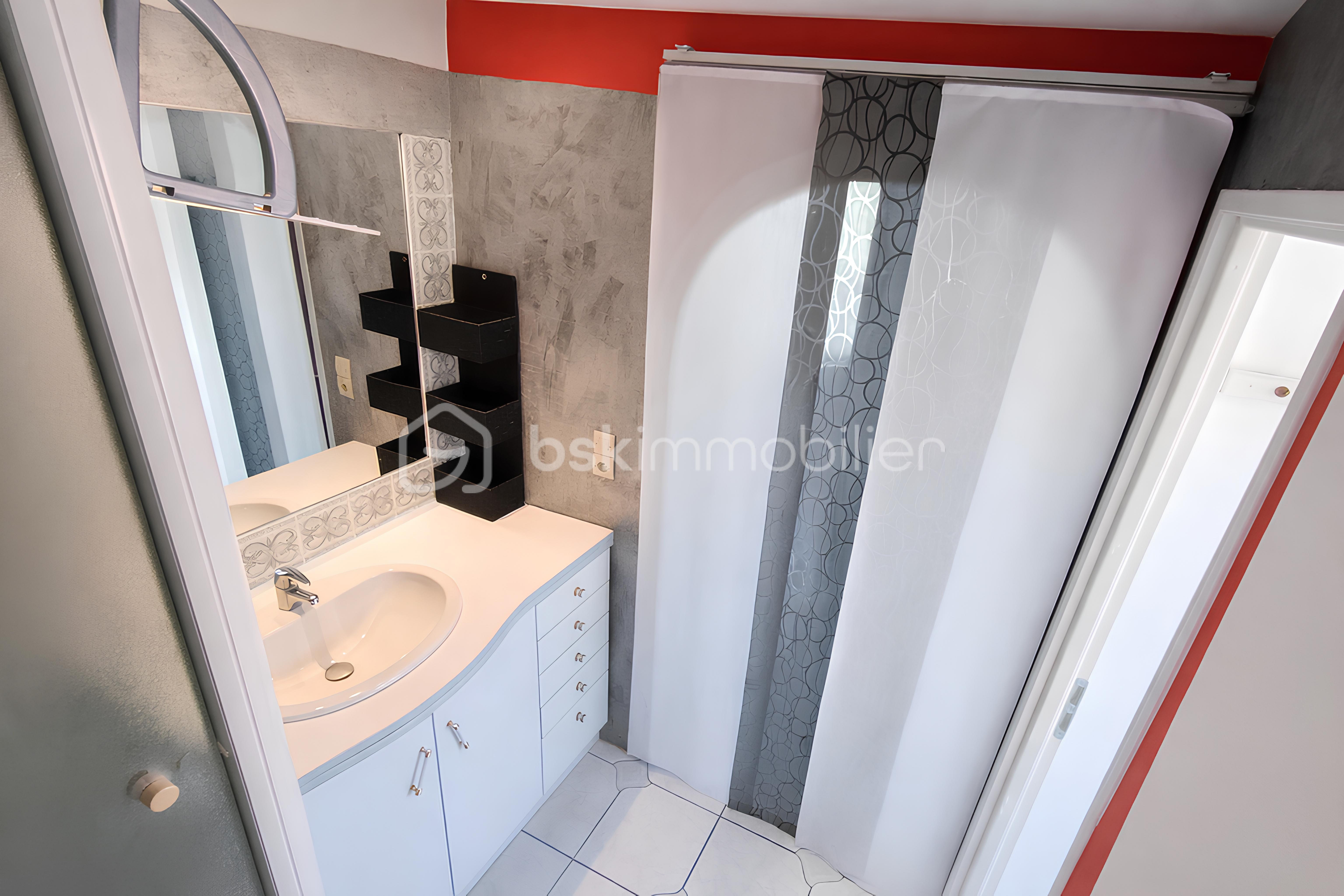 9 Salle d'eau photo 1 -.png