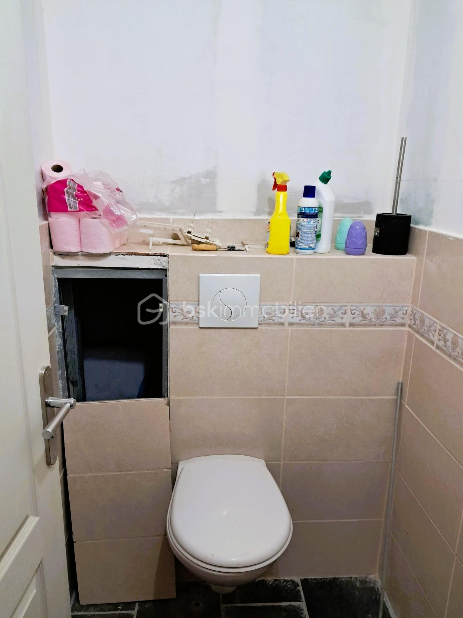 Maison ancienne de 95 m² - 31 wc étage.jpg