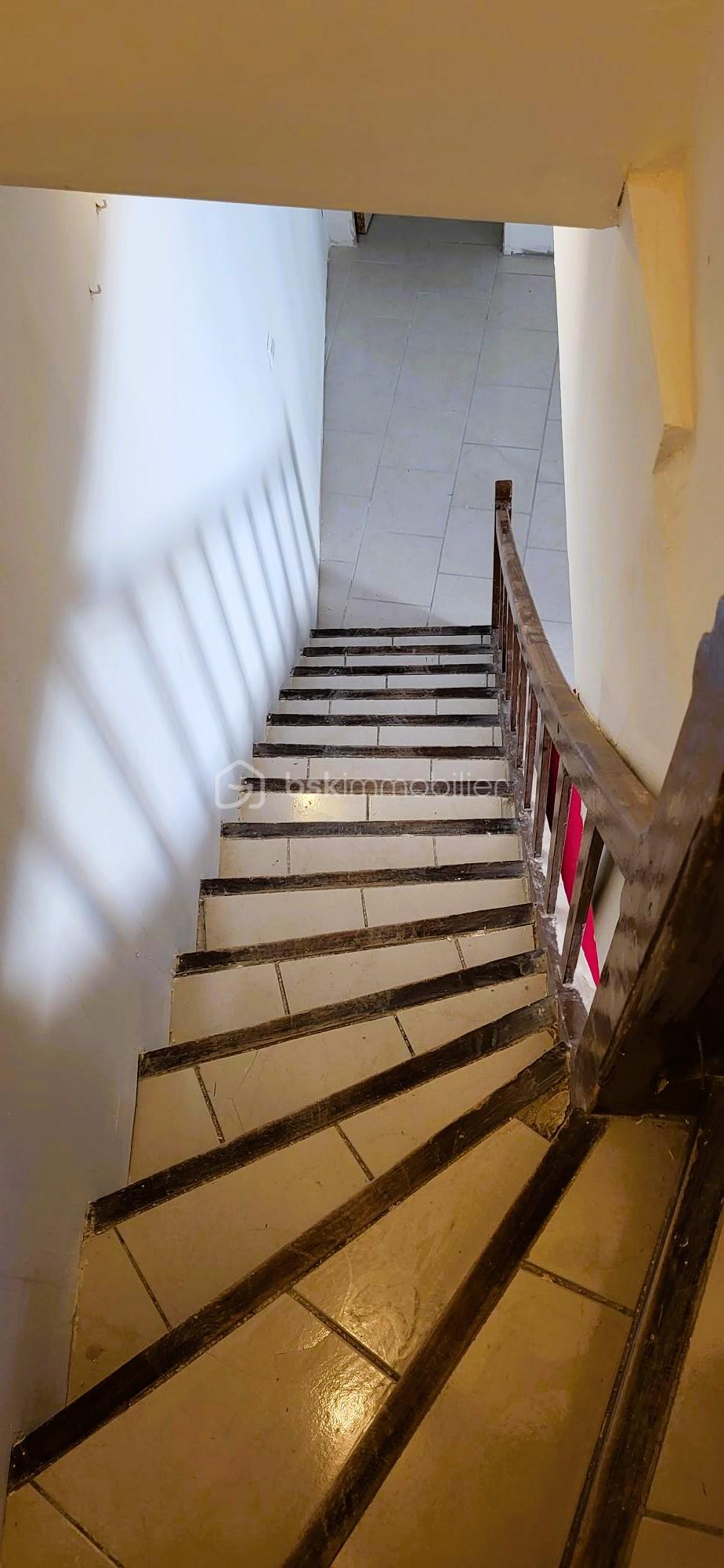 Maison ancienne de 95 m² - 20 - escalier.jpg