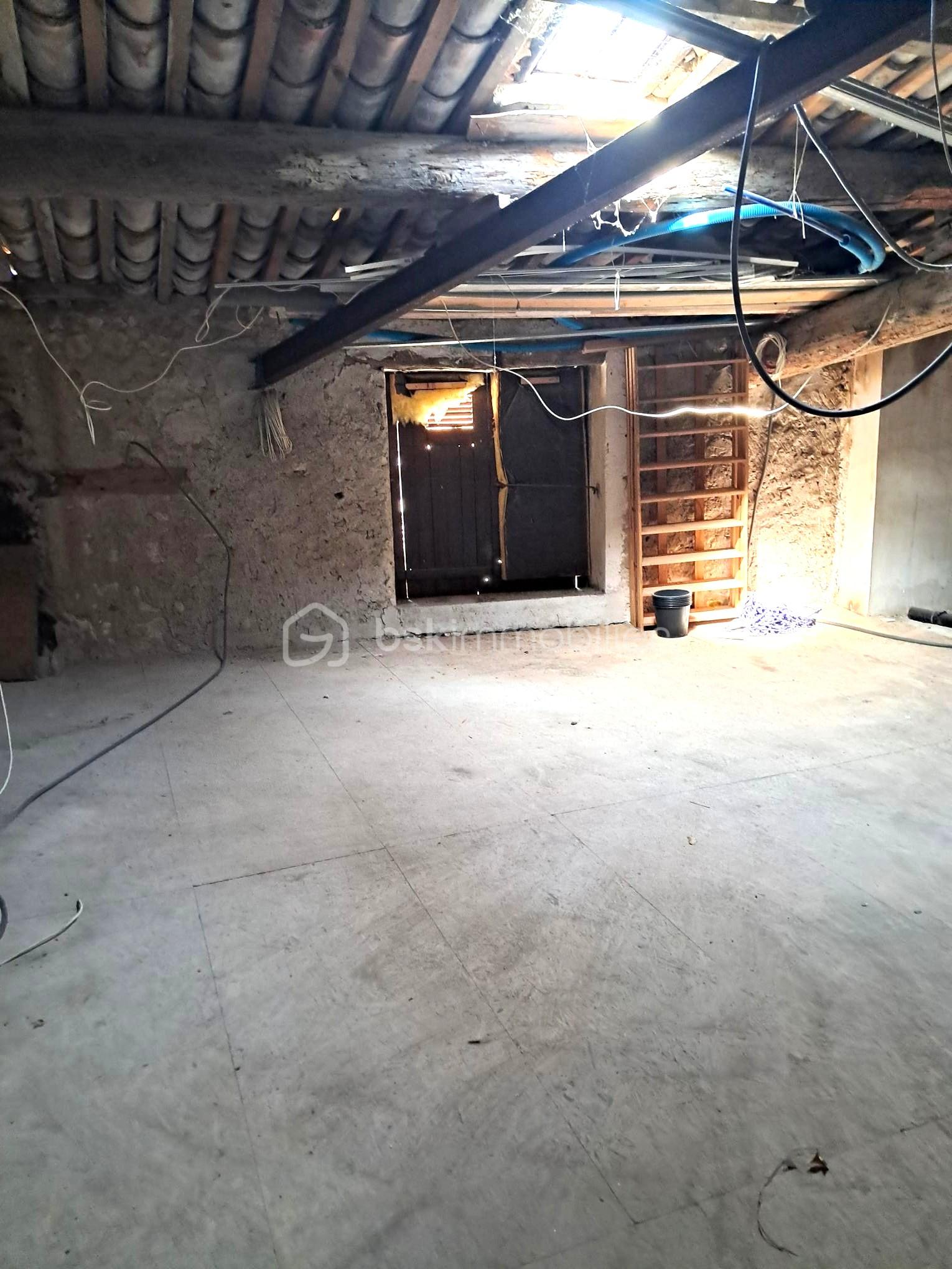 Maison ancienne de 95 m² - A- grenier.jpg