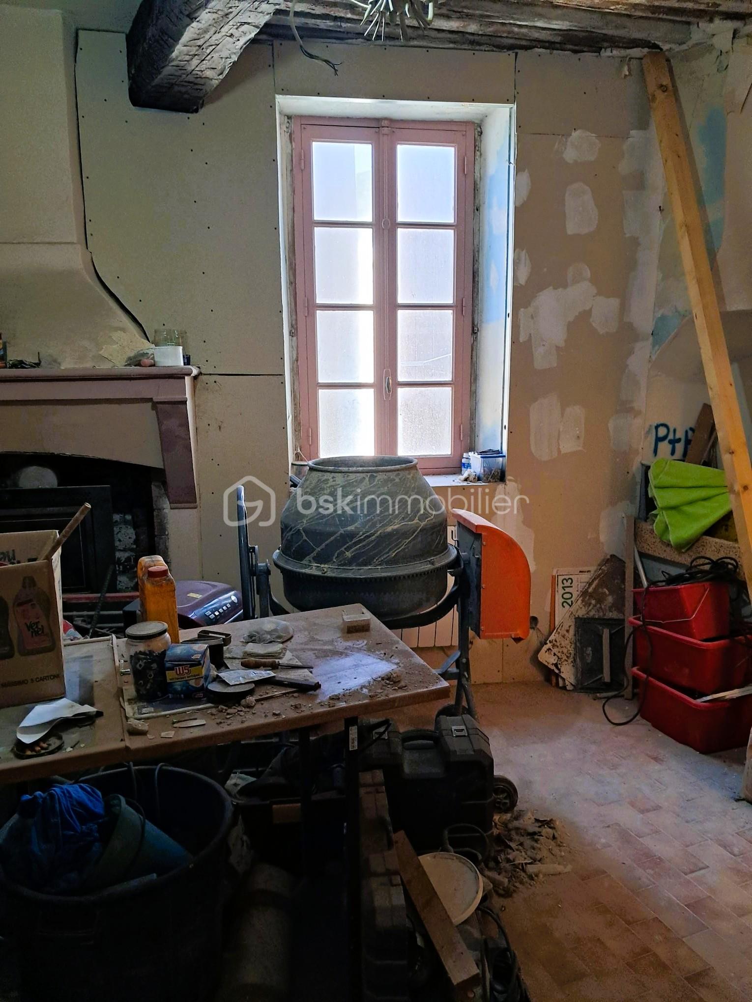 Maison ancienne de 95 m² - 40bis - pièce à rénover.jpg