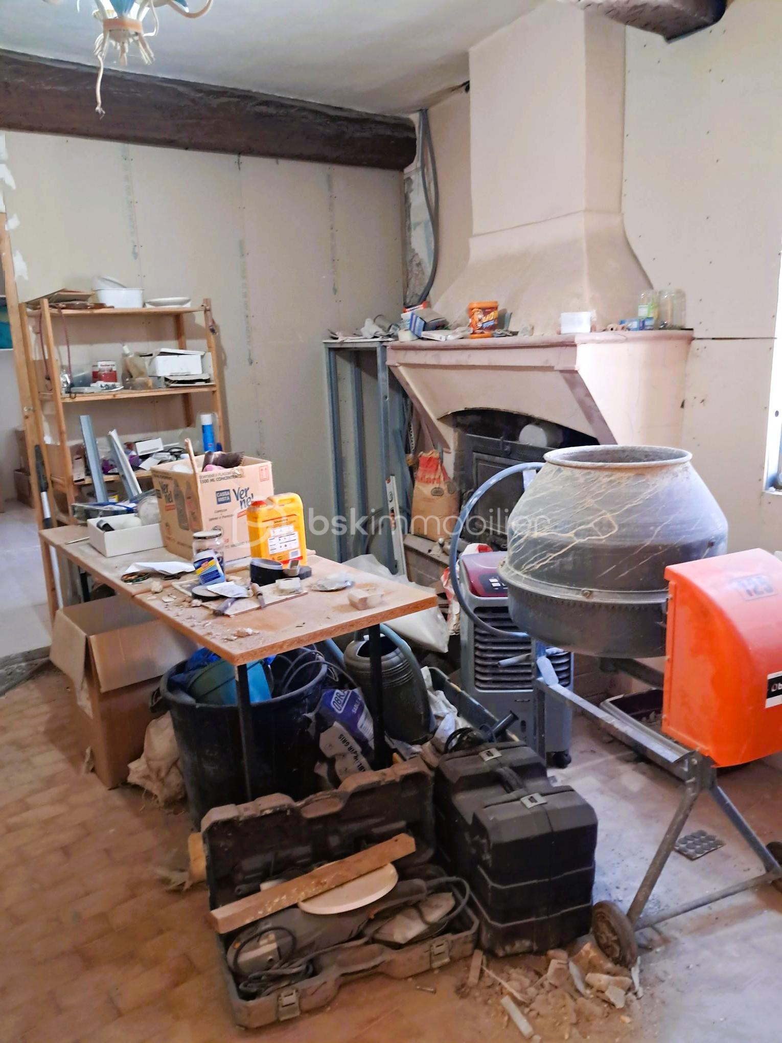 Maison ancienne de 95 m² - 40 - pièce à rénover.jpg