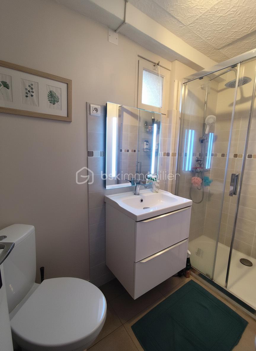 Maison en pierre de 92 m² - salle d eau.jpg