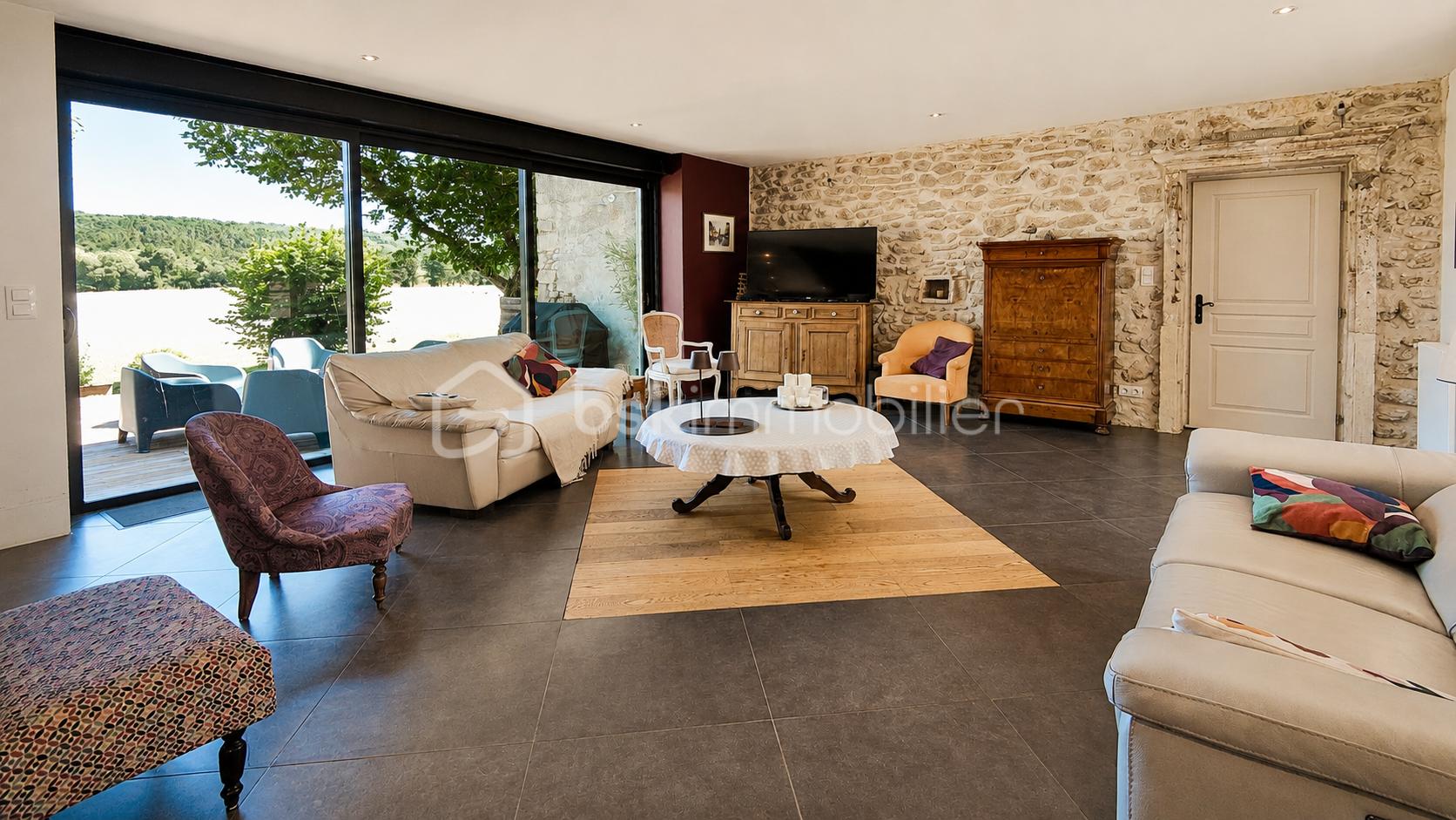 GRIGNAN A VENDRE MAS PROVENCAL EMILIE BROCHE 0629326964 (3).png