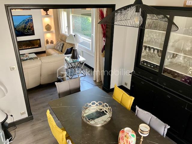 eric séjour vers salon.jpeg