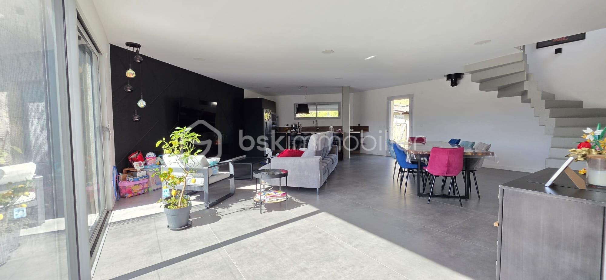 AVRIL PIECE VIE.jpeg