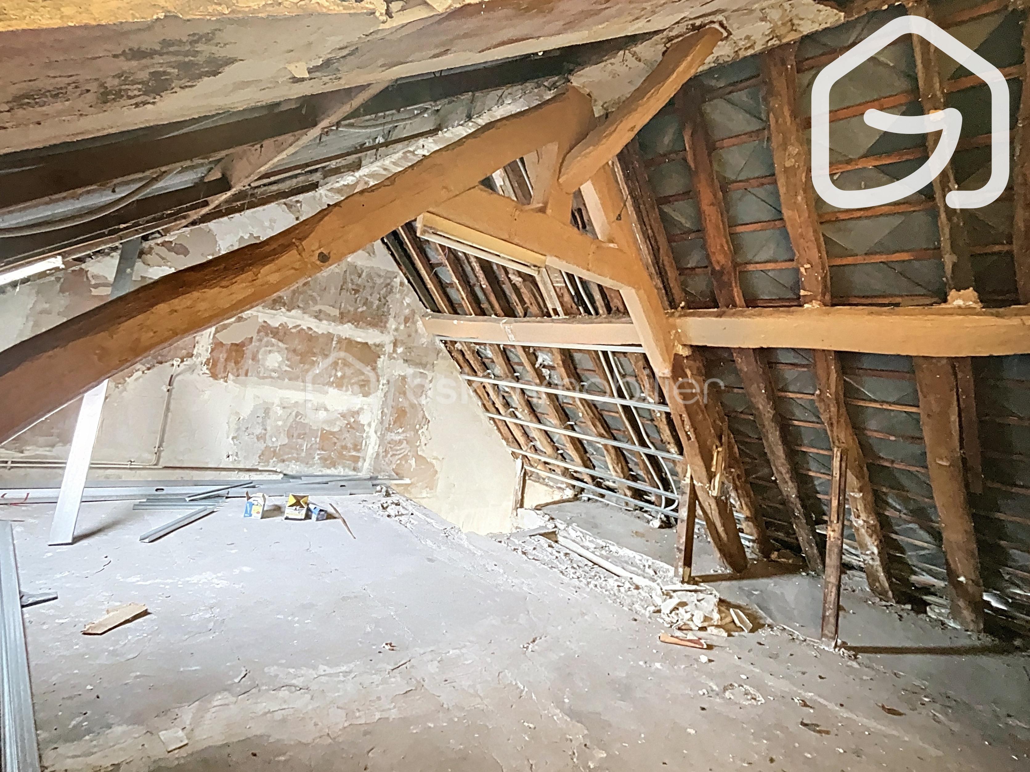 Maison de ville de 66 m² - CHAMBRE 2 GRENIER.jpg