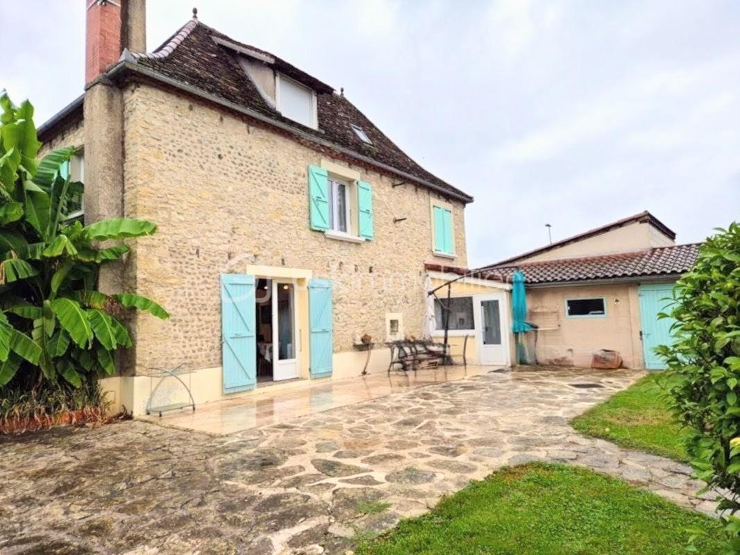 Maison en pierre de 126 m² - 5f6784544b427c38b5fea4db36177f7823ecc29c~2.jpg