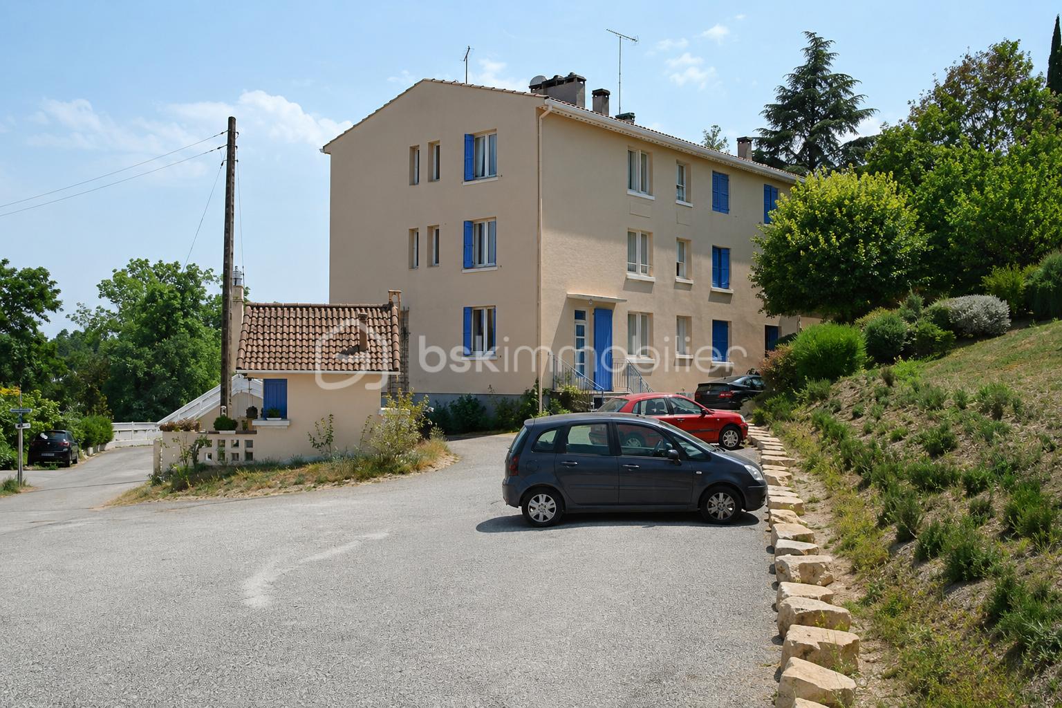 Local commercial 28 pièces 600 m² · à Limoux · 600 m² · 495 000 €