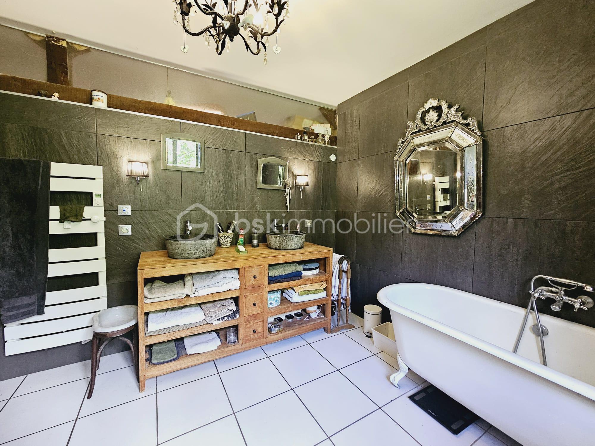 Maison longere de 220 m² - WhatsApp Image 2025-06-03 at 14.56.26 (2).jpeg