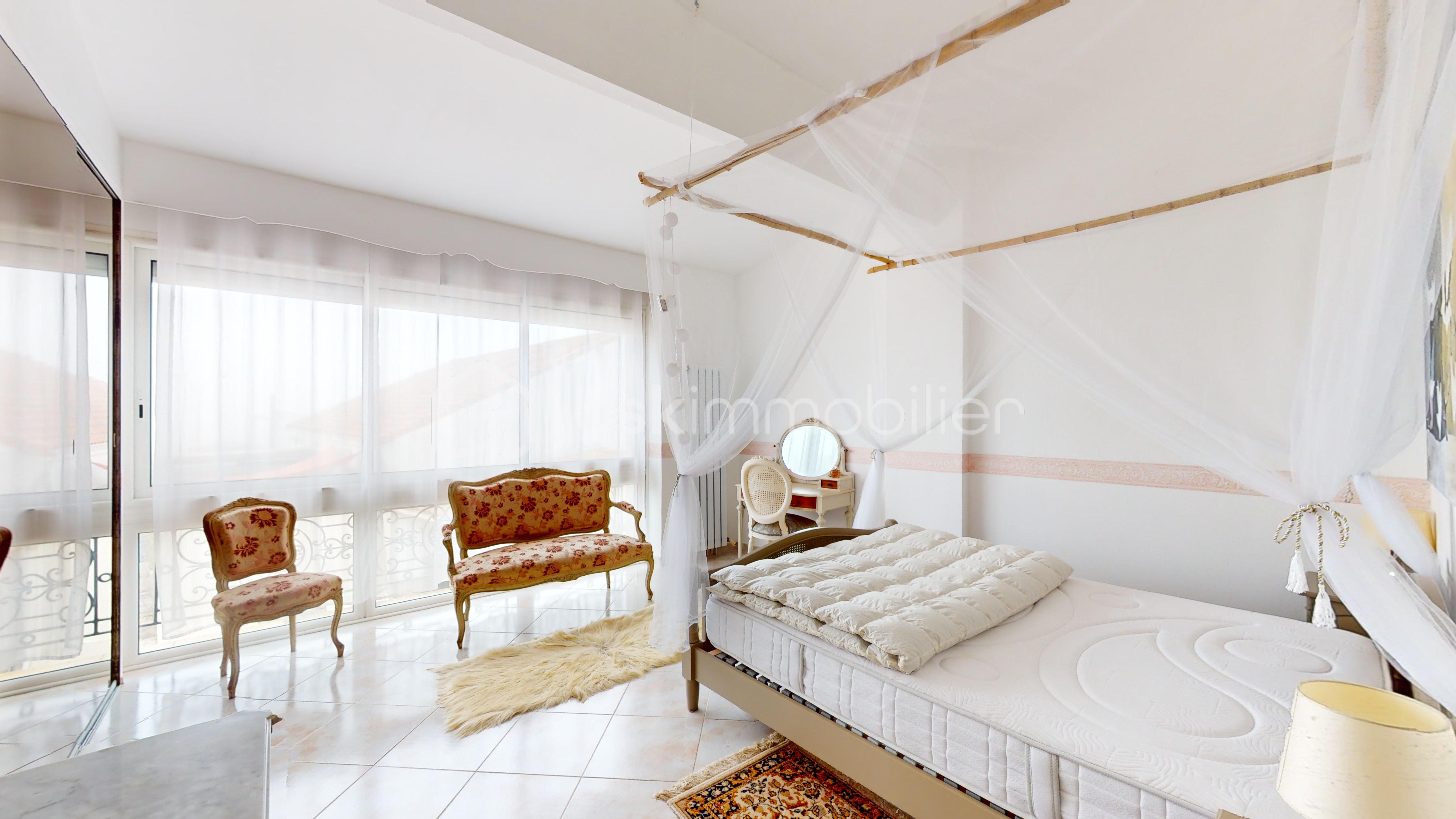 Maison de 340 m² - Maison-Capian-01282025_151123.jpg