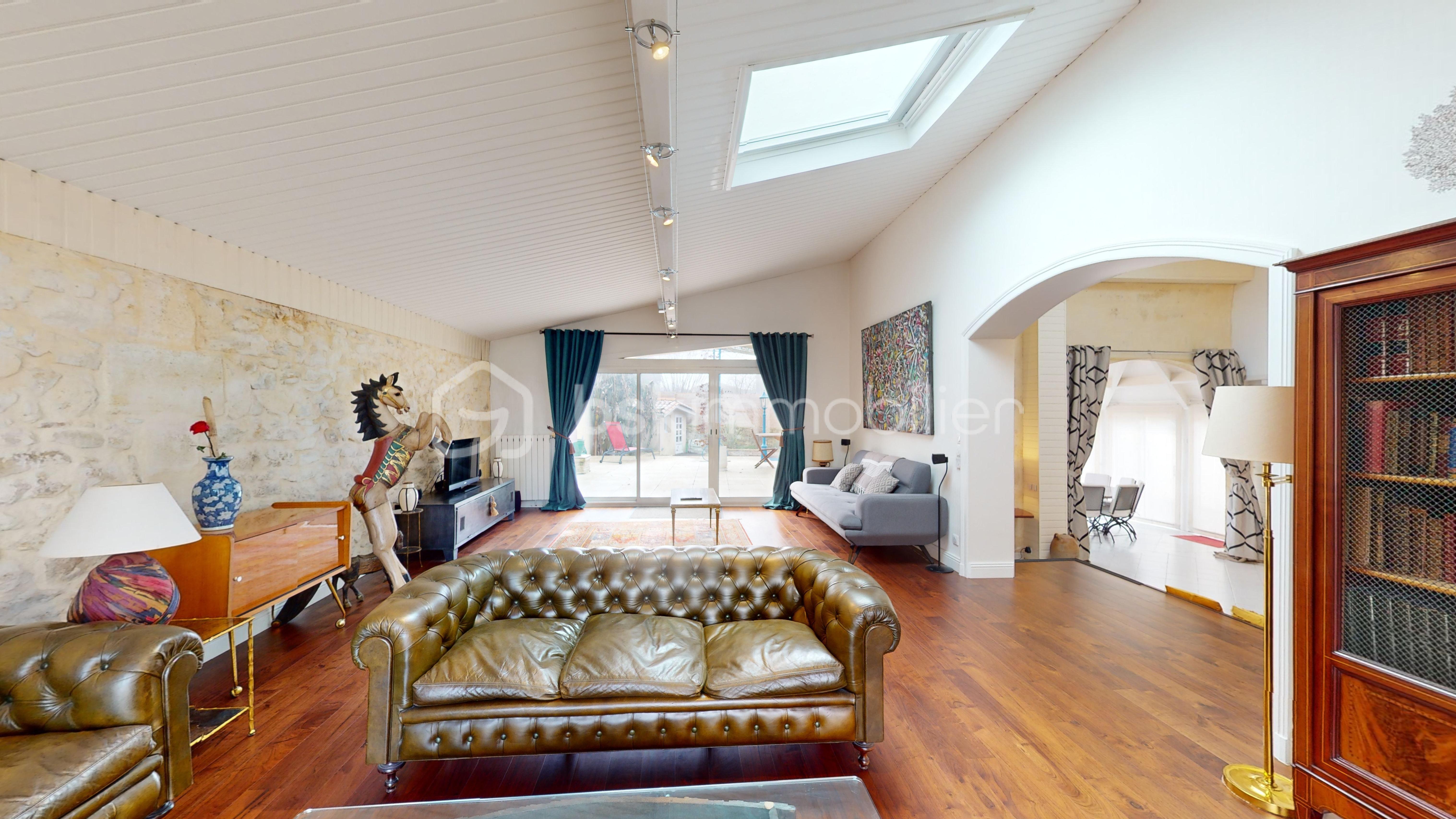 Maison de 340 m² - Maison-Capian-01282025_145358.jpg