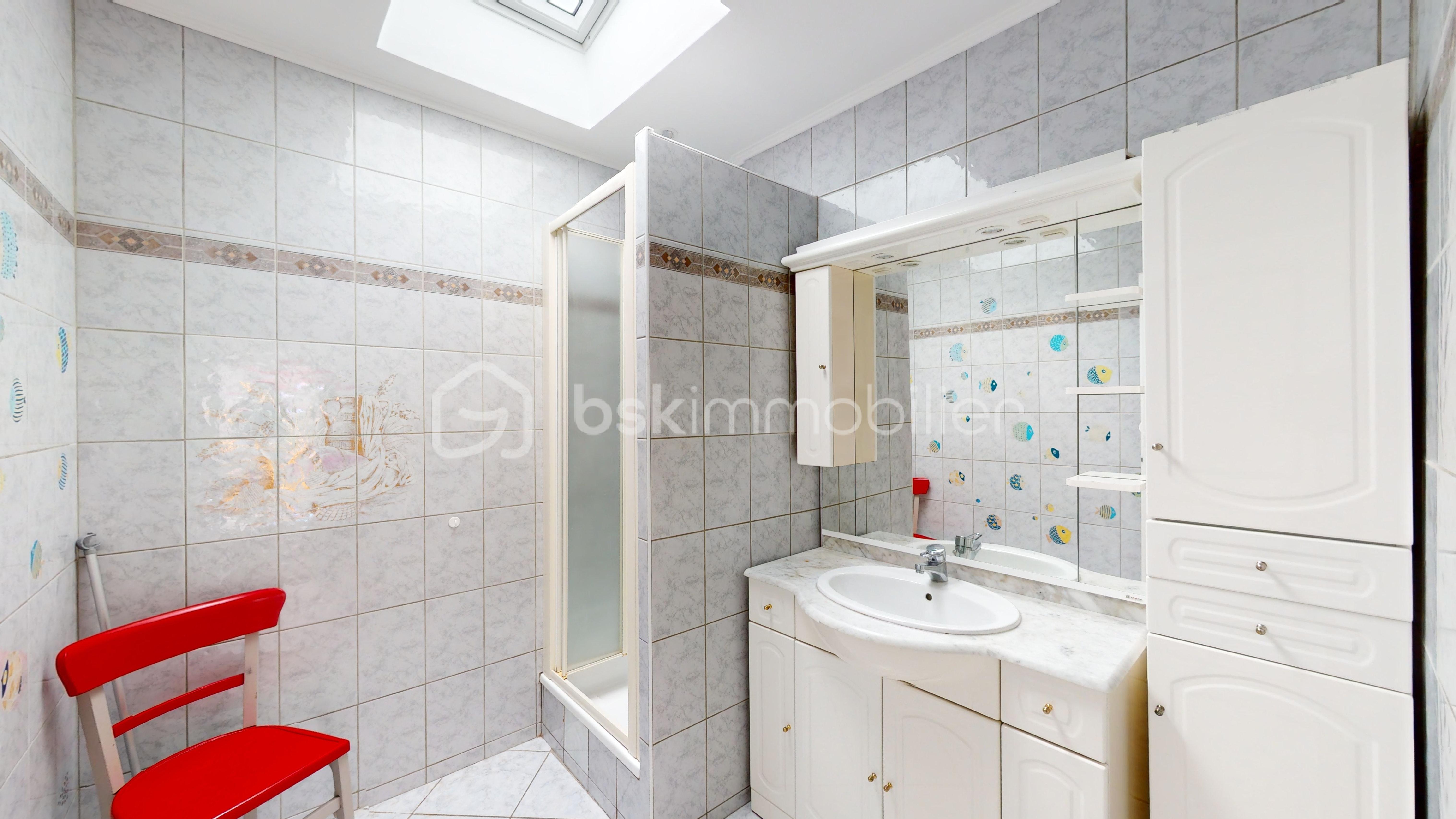 Maison de 340 m² - Maison-8-pieces-Capian-Salle-de-bain 1.jpg