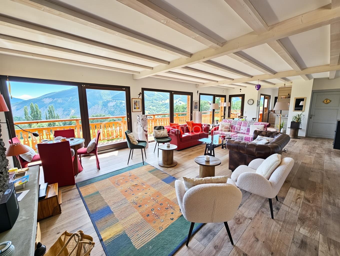 Chalet de 315 m² - 7f52e9f27d2b00b-1.jpg