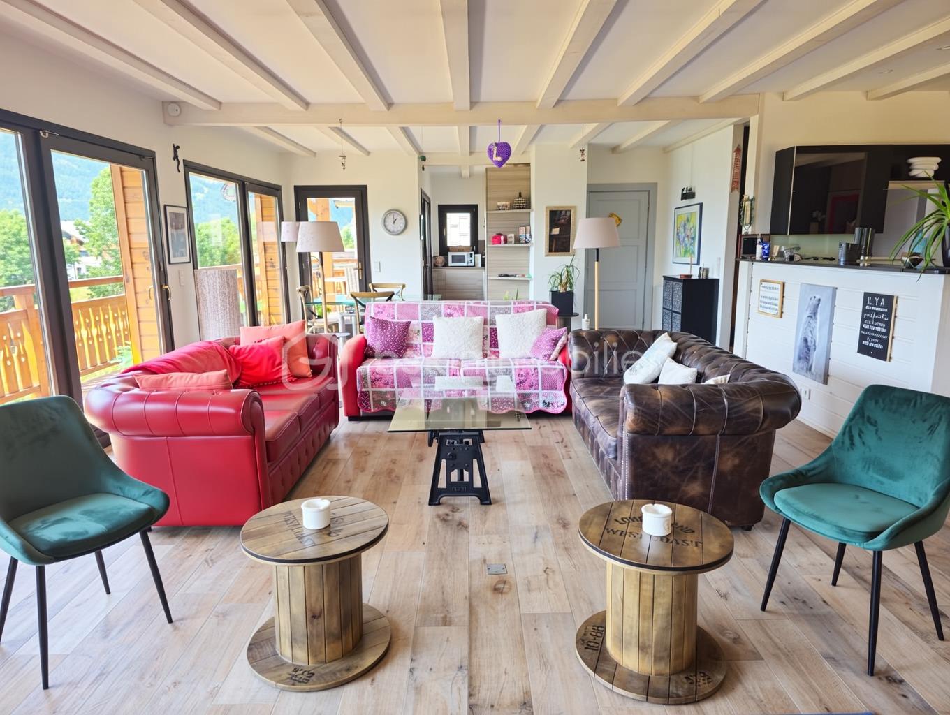 Chalet de 315 m² - c57b2ecdedda1a3-1.jpg