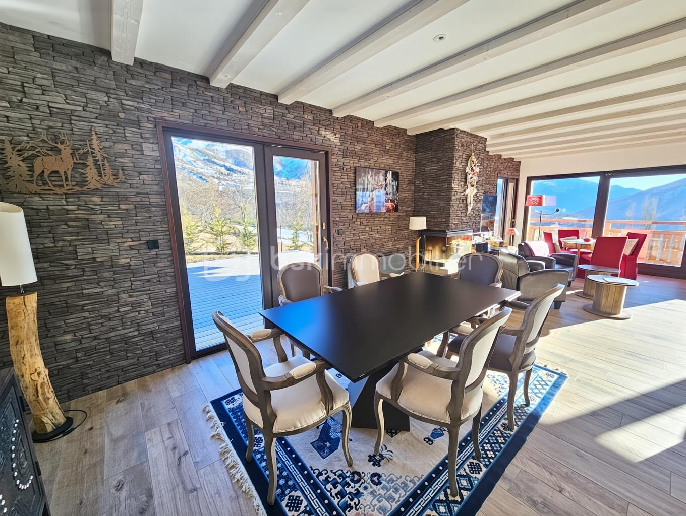 Chalet de 315 m² - 00d052154570334-1.png