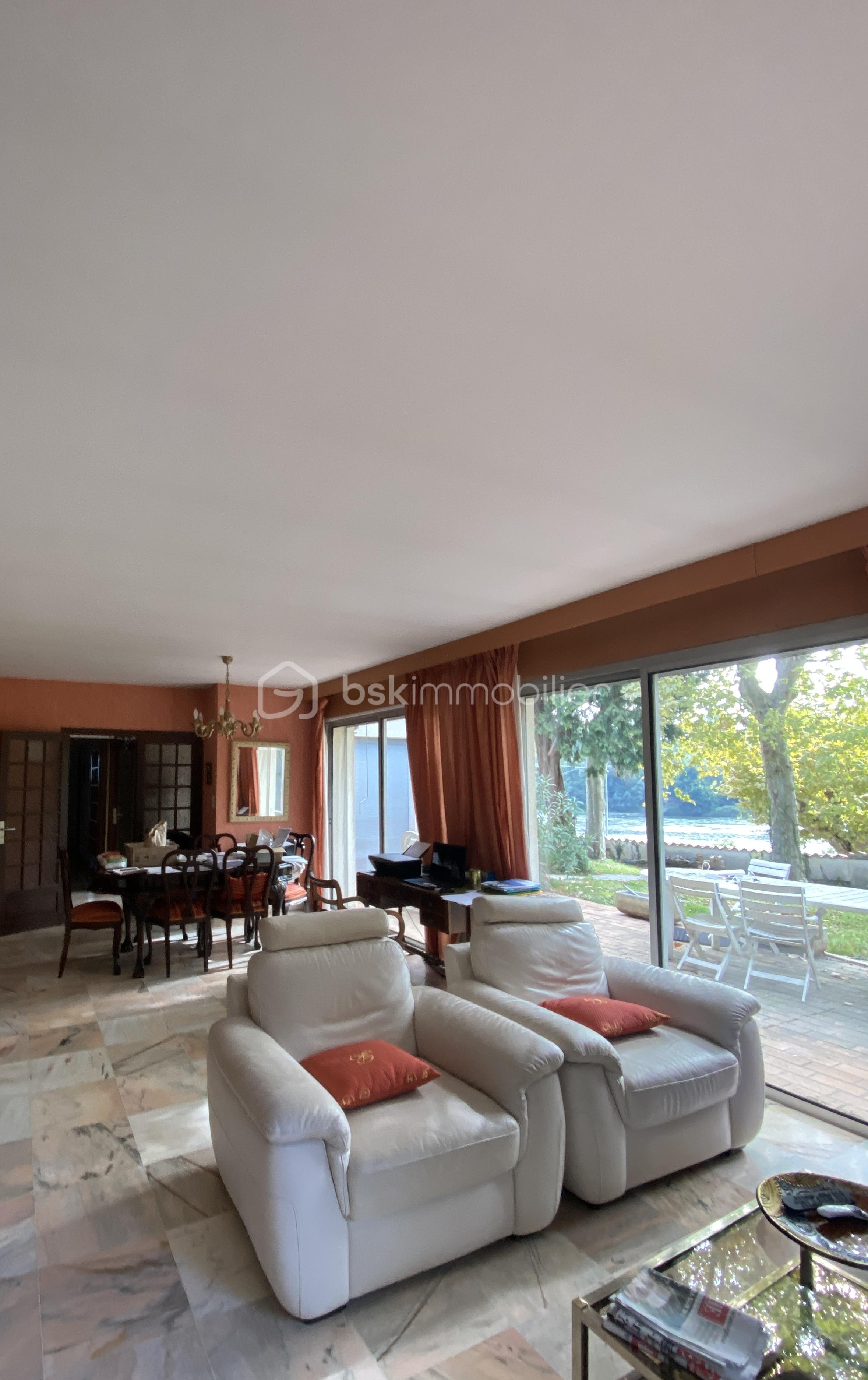 Maison de 210 m² - 03- SEJOUR VUE GNE.jpg