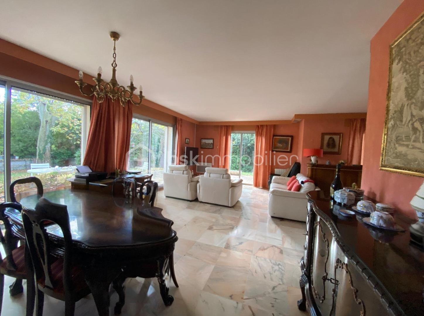 Maison de 210 m² - 02- SEJOUR.jpg