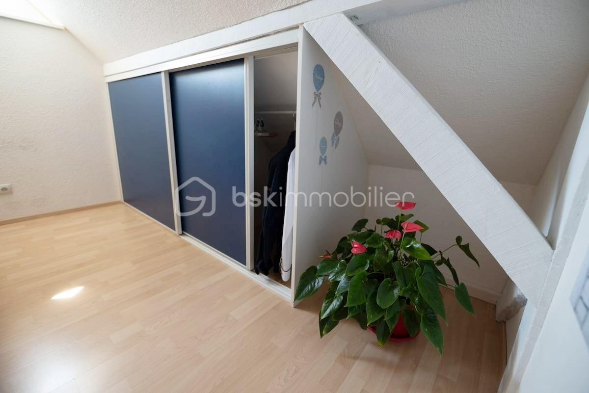 Maison de 148 m² - dressing bis.jpg