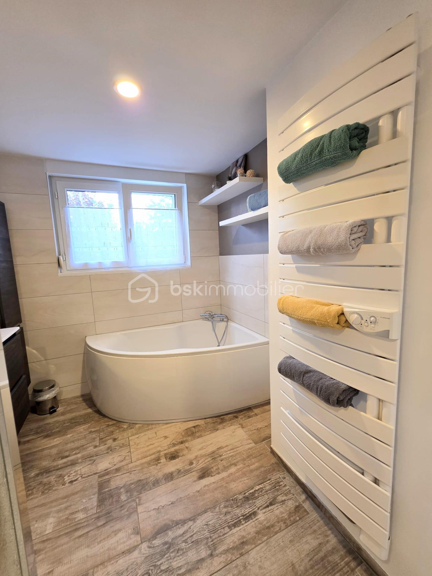 Maison de 148 m² - SDB F4 2.jpg