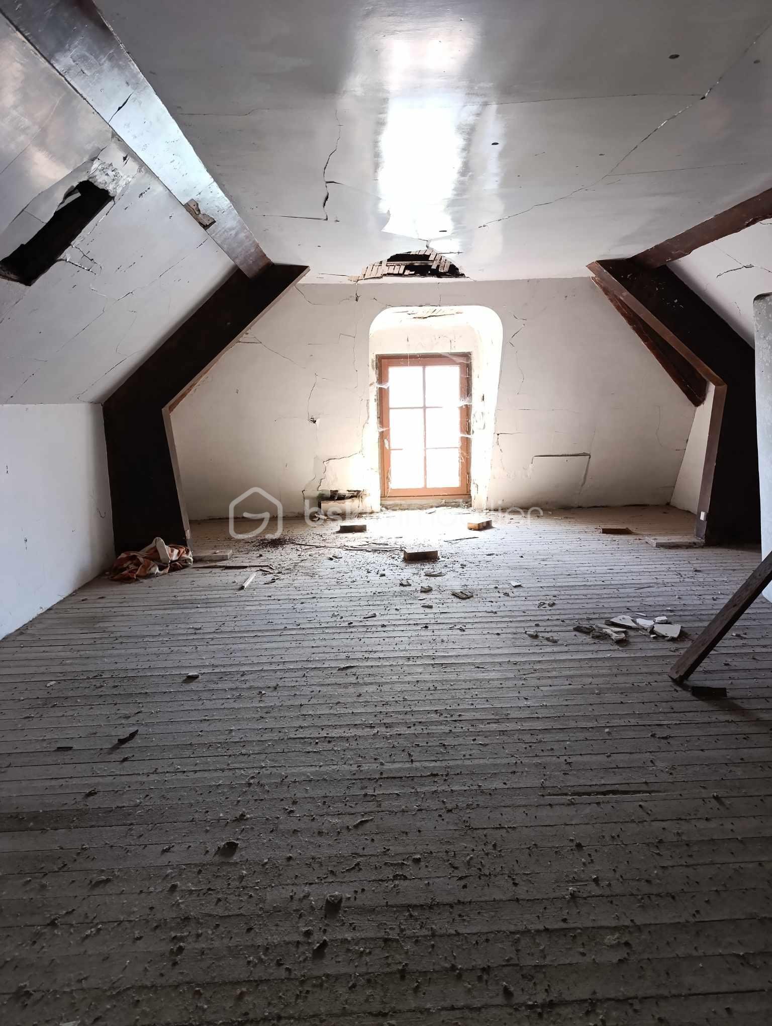 Immeuble mixte de 247,99 m² - 491124871_981769644110375_4834258953795065453_n - Copie.jpg