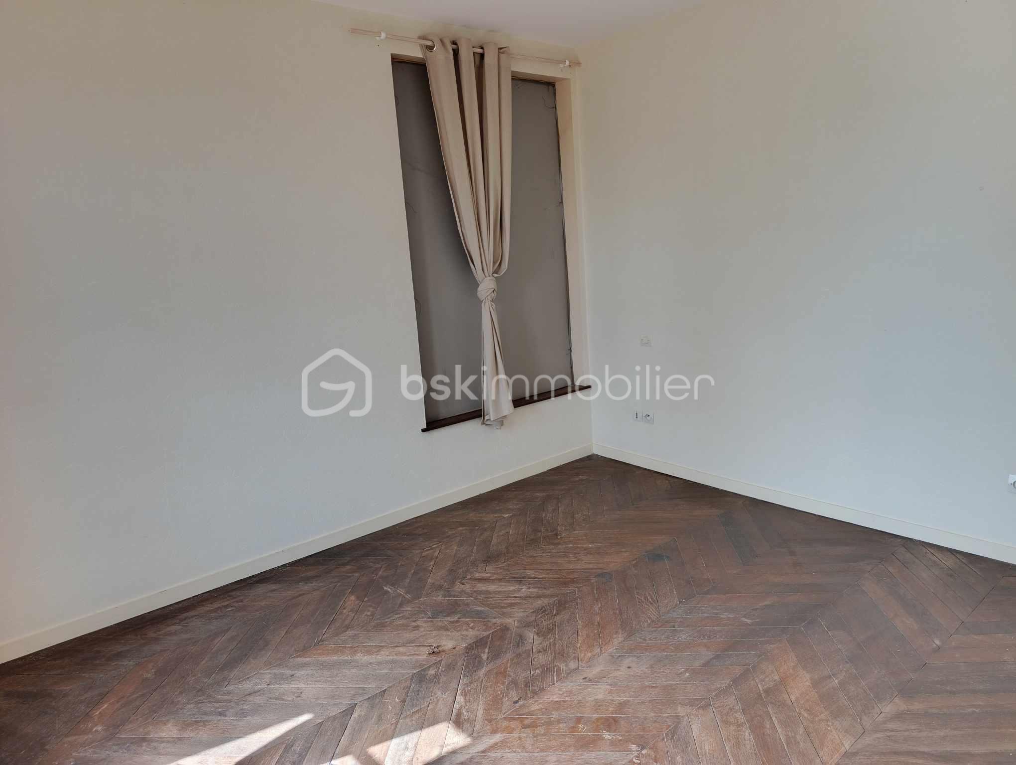 Immeuble mixte de 247,99 m² - 491014450_4090181811306249_5023098538061344917_n - Copie.jpg