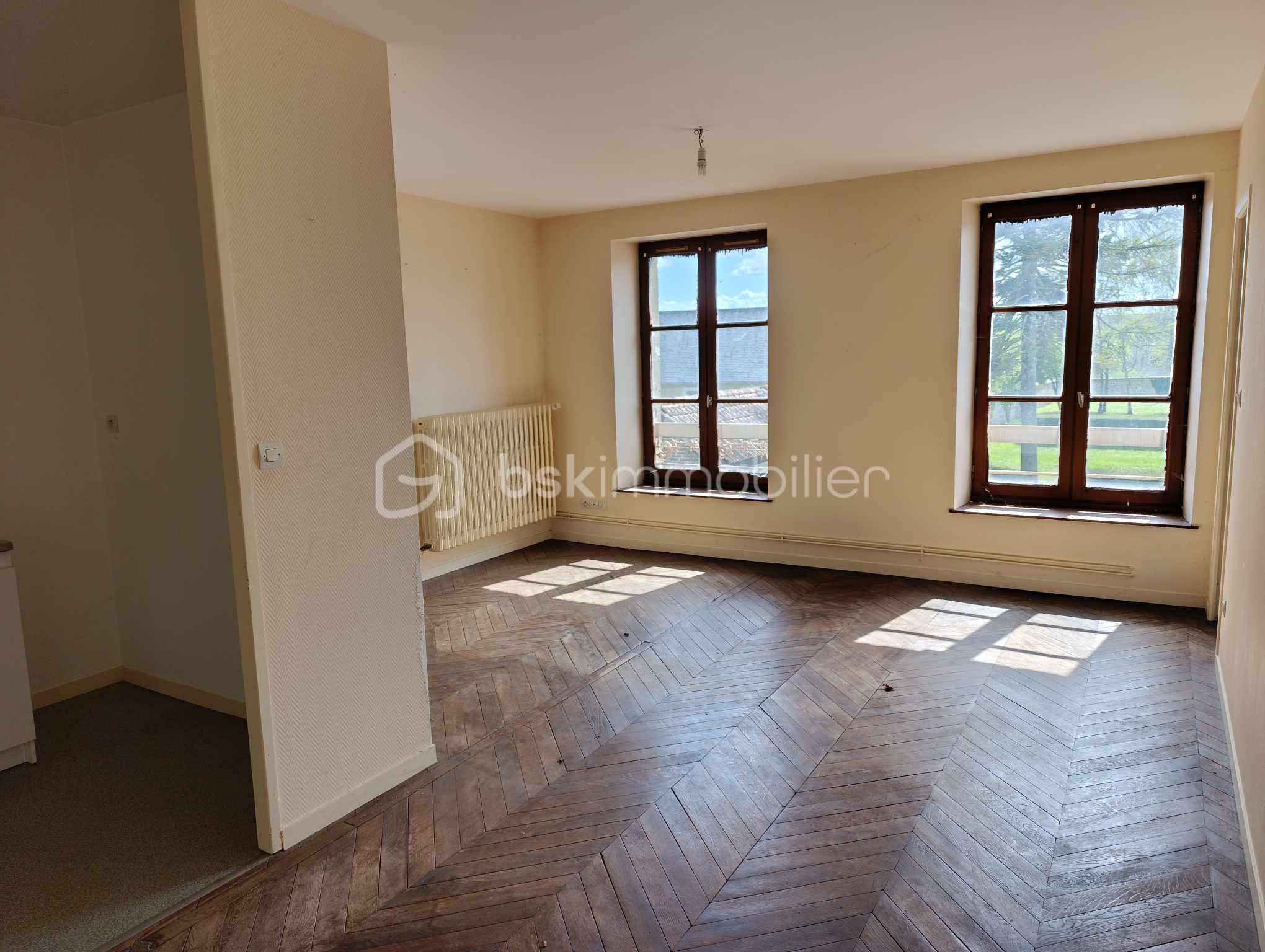 Immeuble mixte de 247,99 m² - 490980800_1717263882535015_6239532016215496680_n.jpg