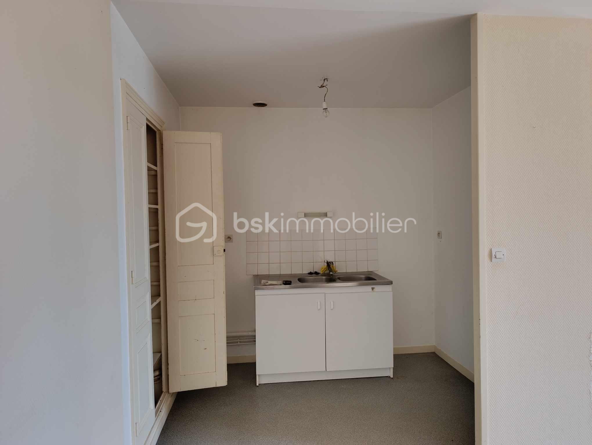 Immeuble mixte de 247,99 m² - 489890123_1328801951743376_9014460392155275815_n.jpg