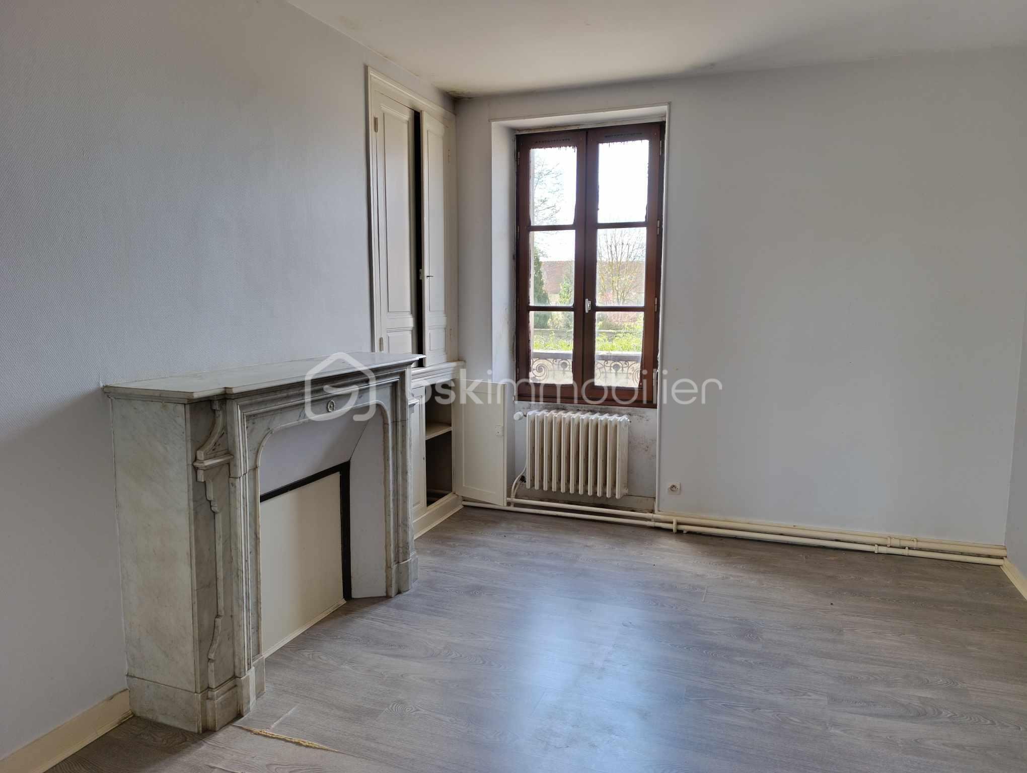 Immeuble mixte de 247,99 m² - 489821215_1900282730744564_1513113630435964080_n.jpg