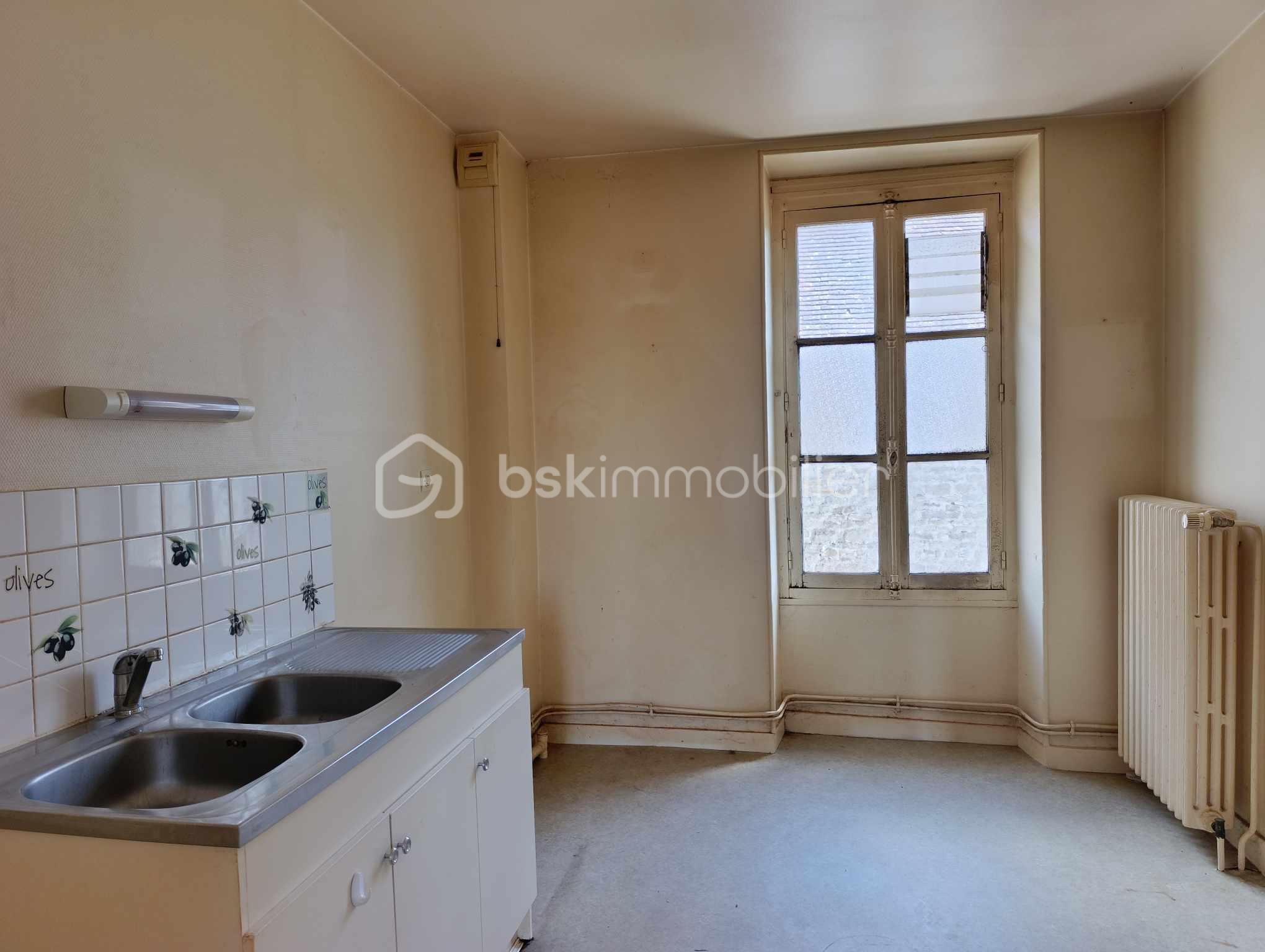 Immeuble mixte de 247,99 m² - 490976560_1537013193924674_8122801624547060357_n.jpg